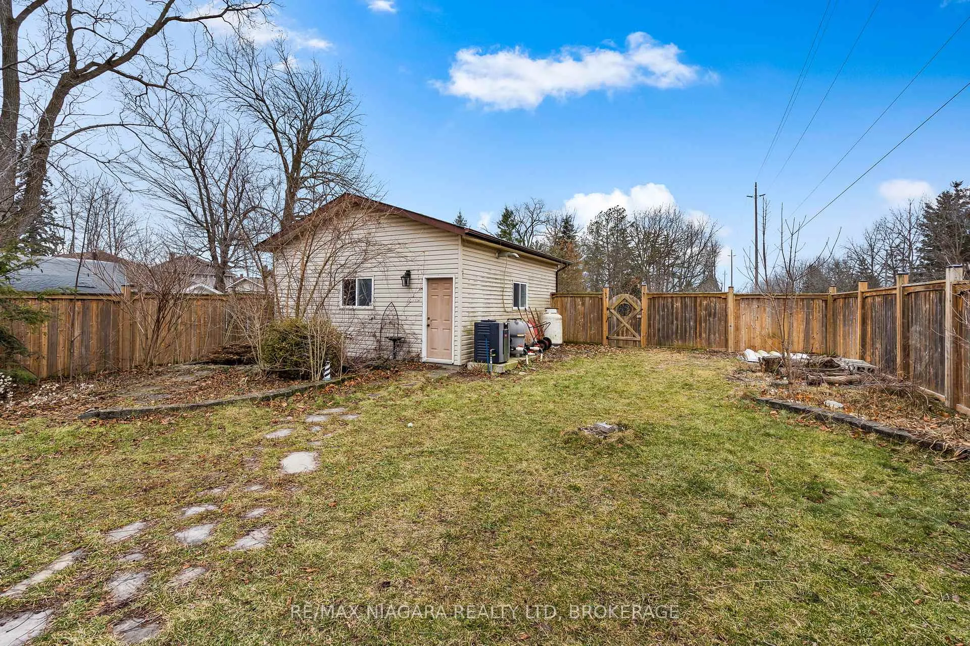 Photo 2 of 272 Steele Street, Port Colborne, Sugarloaf — HOMEH
