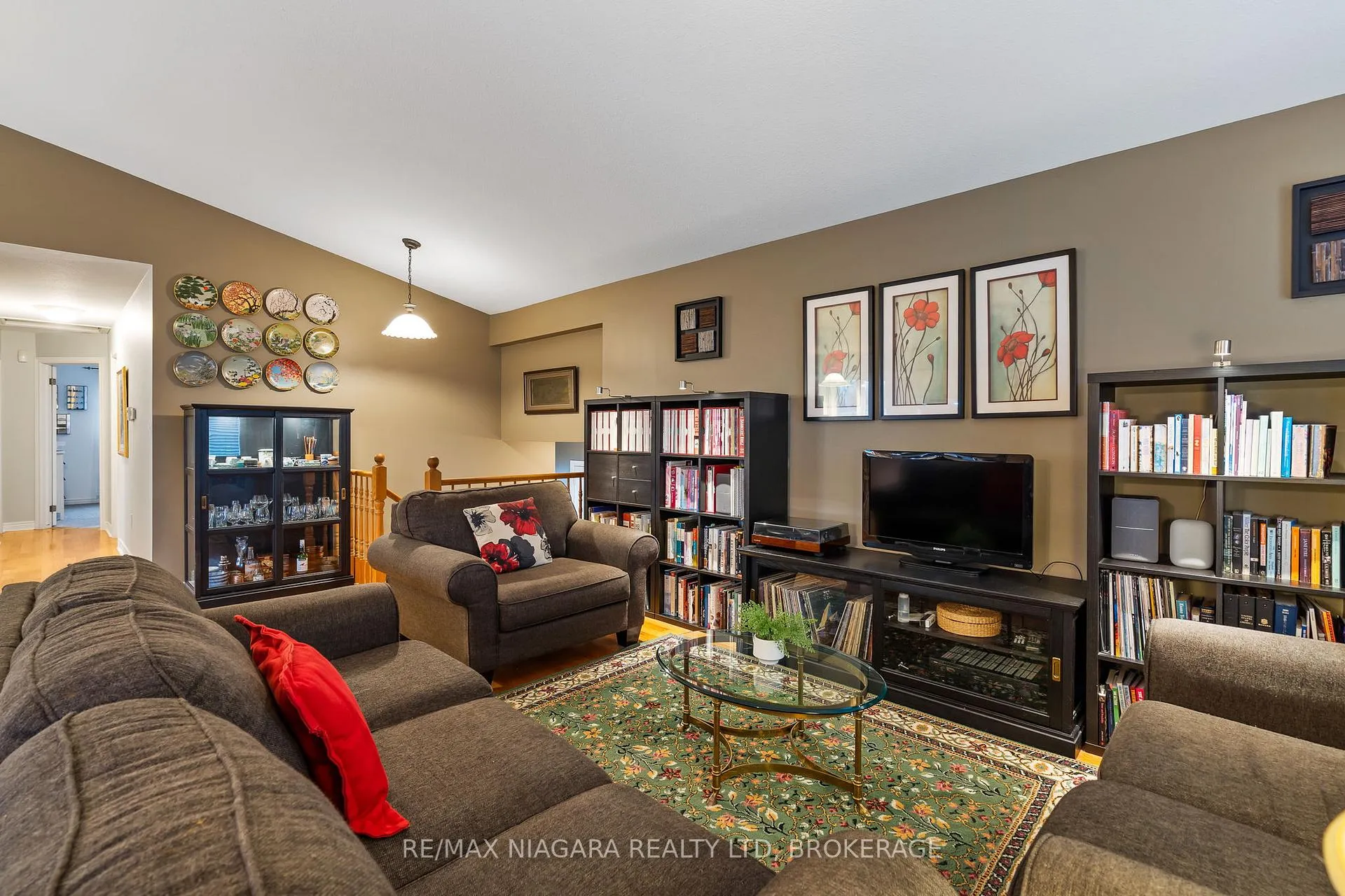 Photo 7 of 272 Steele Street, Port Colborne, Sugarloaf — HOMEH