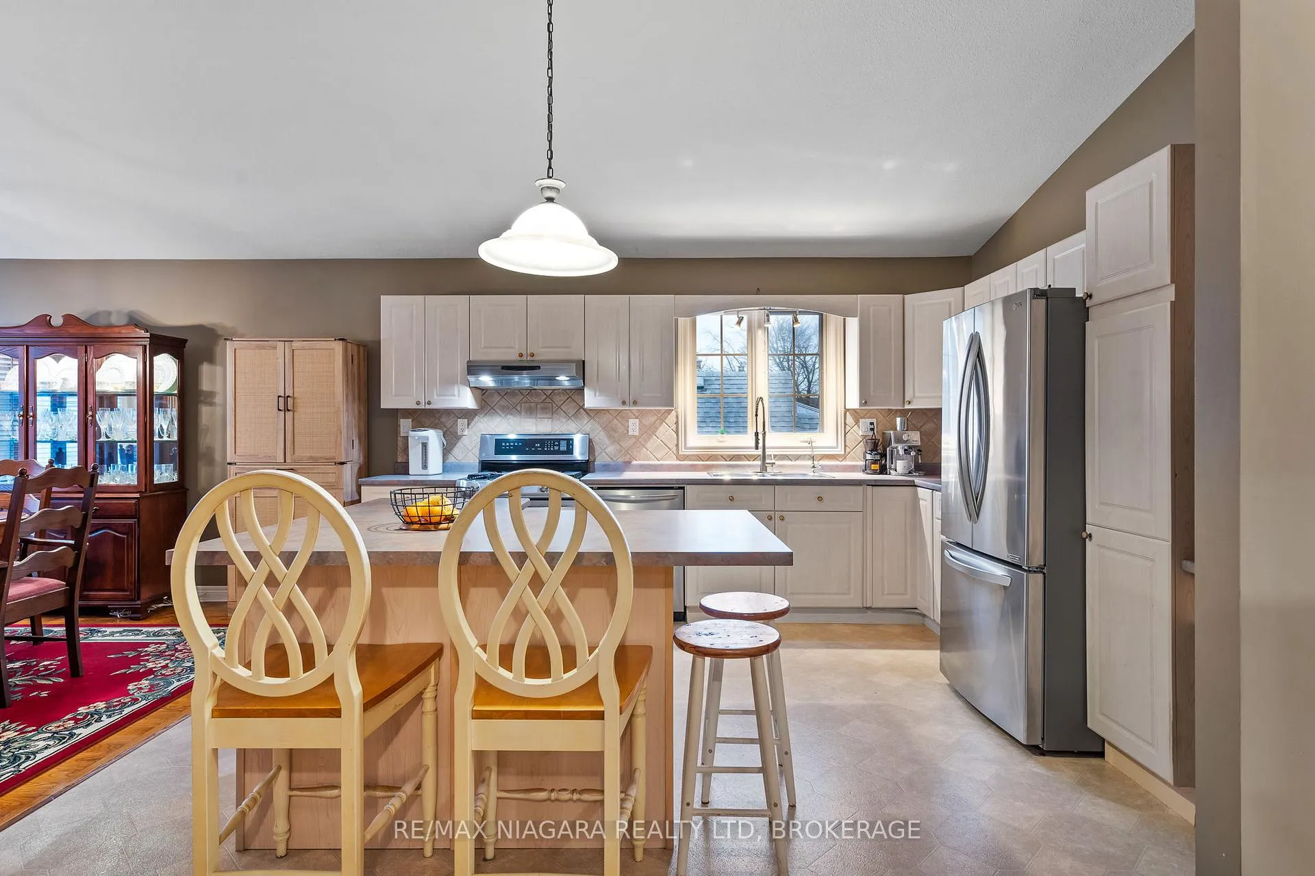 Photo 10 of 272 Steele Street, Port Colborne, Sugarloaf — HOMEH