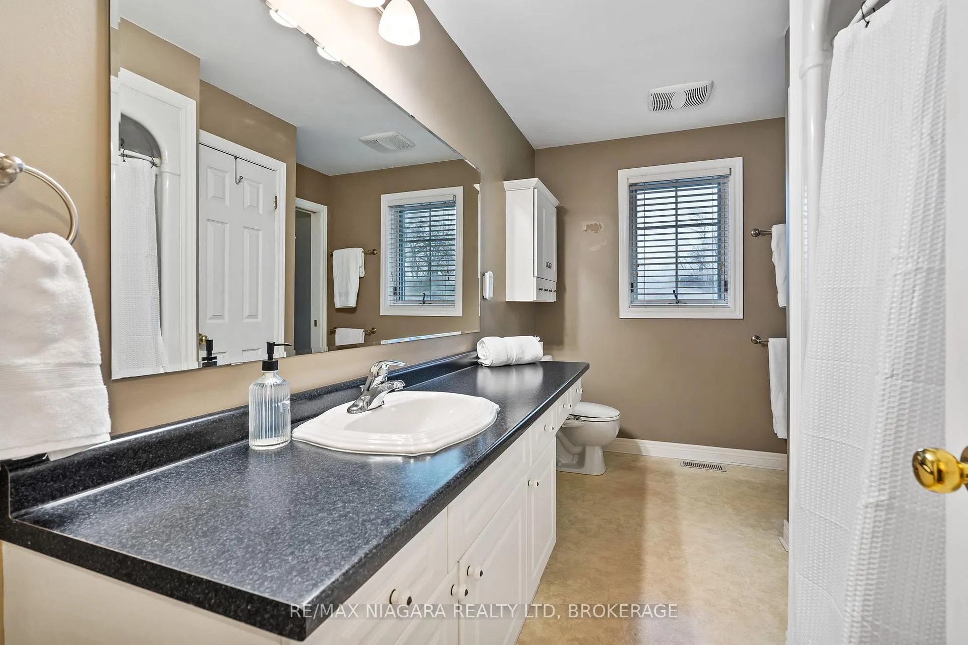 Photo 13 of 272 Steele Street, Port Colborne, Sugarloaf — HOMEH