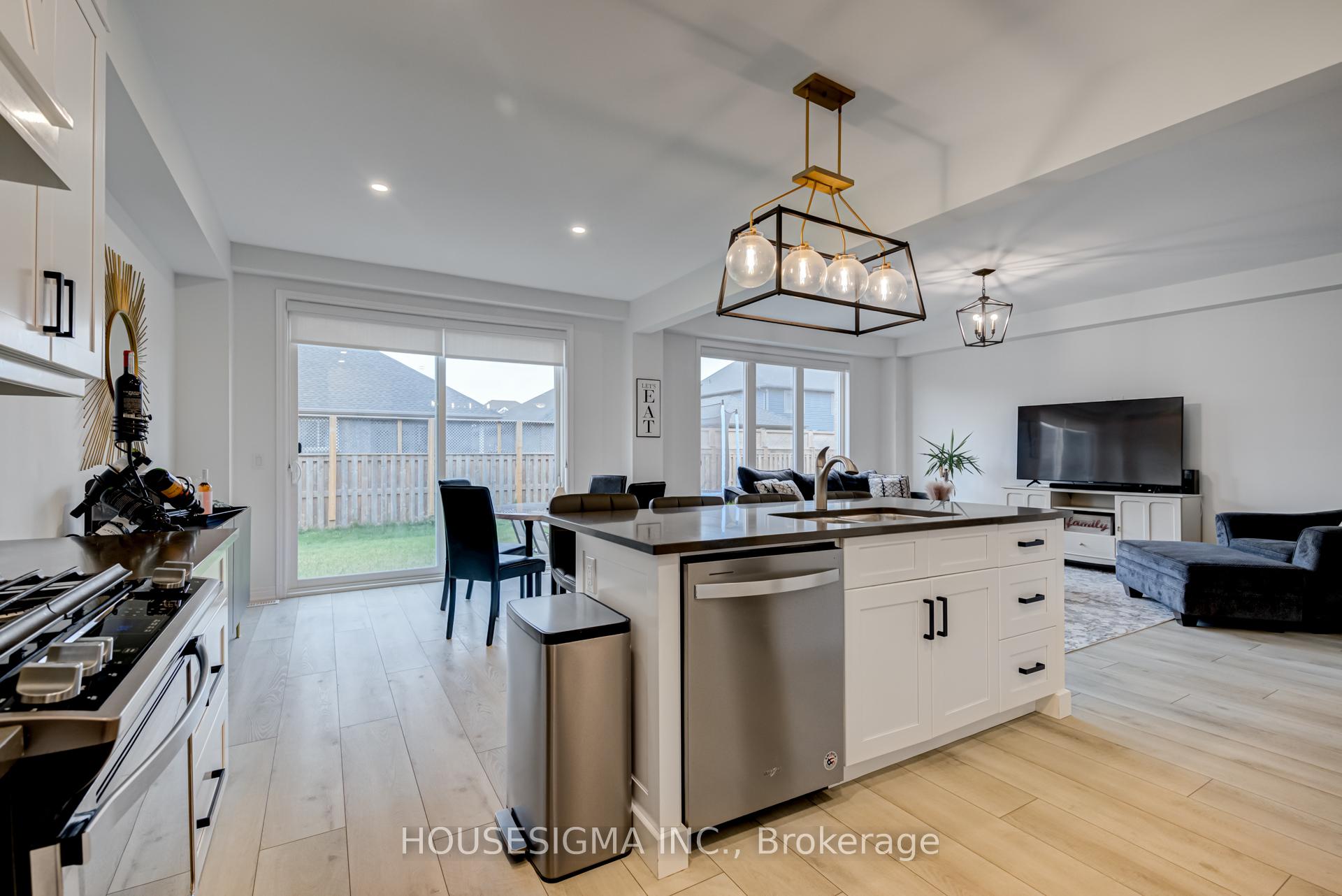 Photo 10 of 147 Susan Drive, Pelham, Fonthill — HOMEH