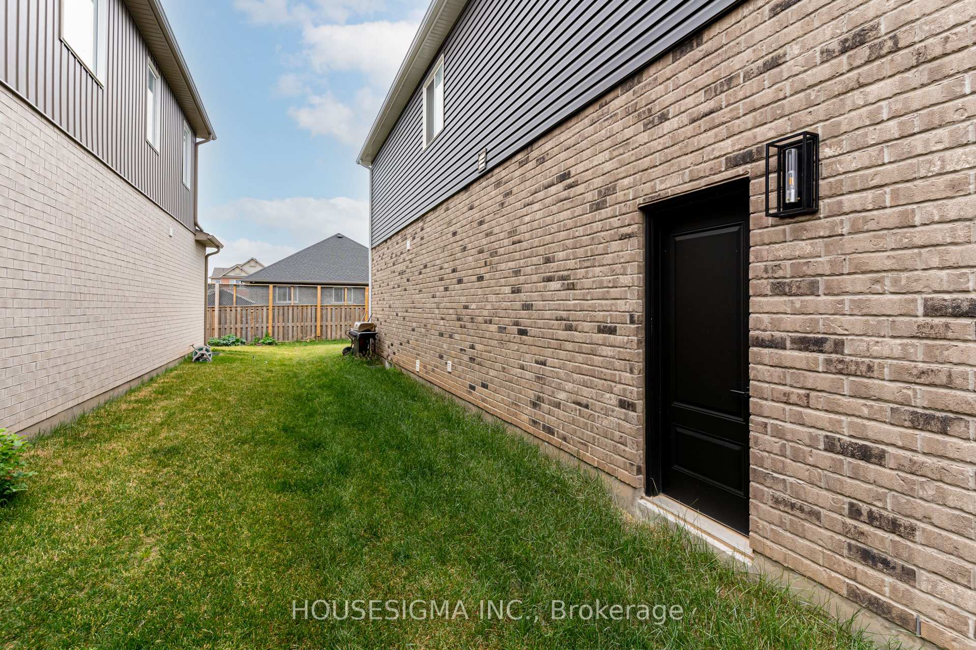 Photo 35 of 147 Susan Drive, Pelham, Fonthill — HOMEH