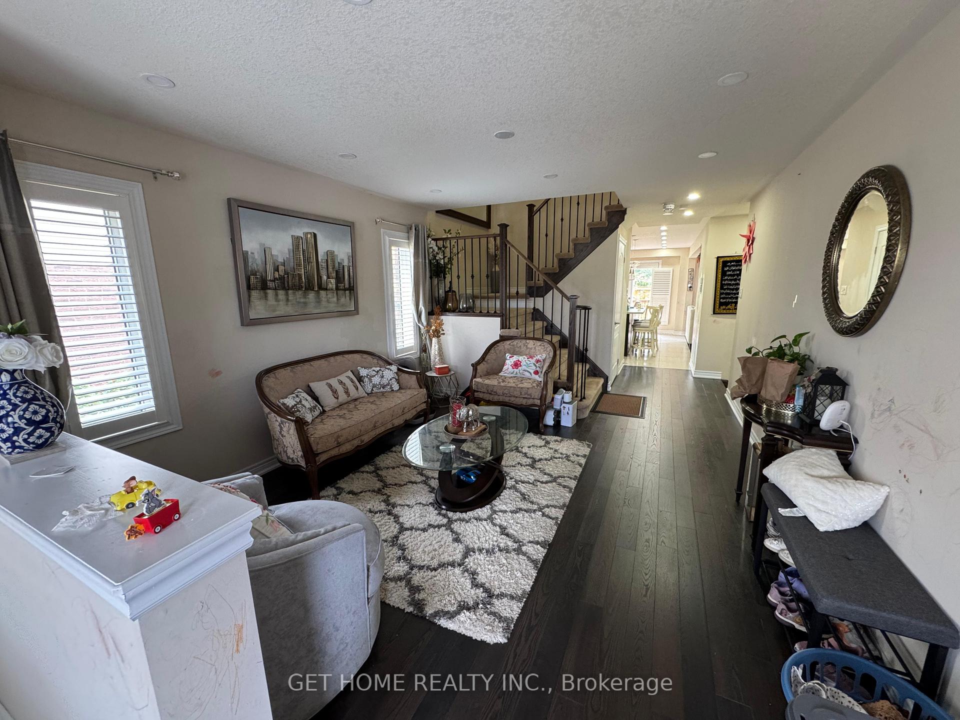 Photo 2 of 827 Renaissance Drive, Oshawa, Lakeview — HOMEH