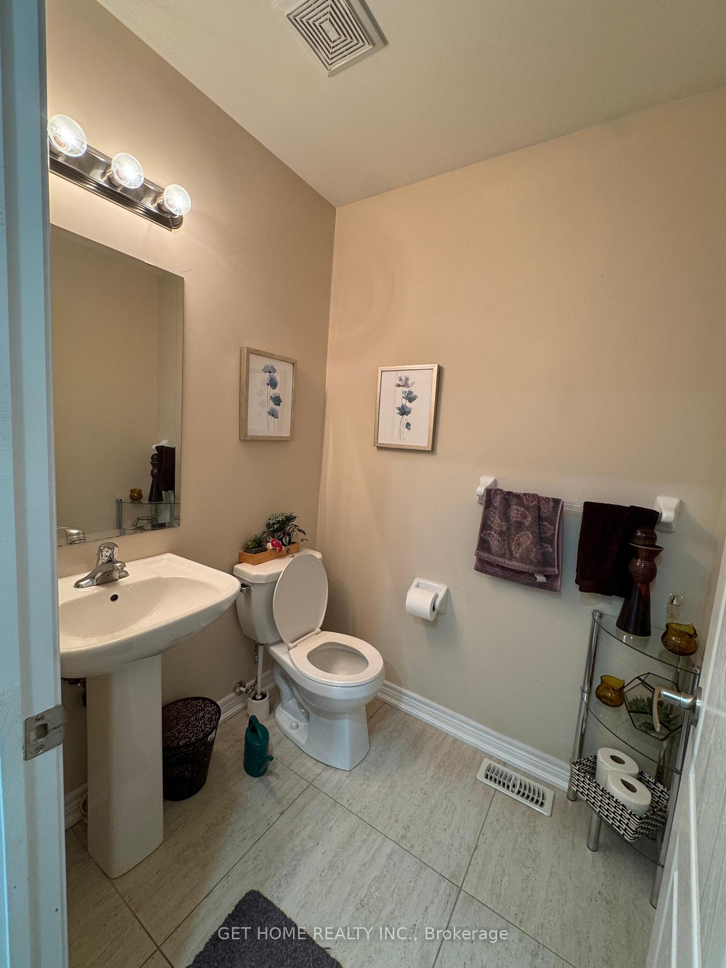 Photo 10 of 827 Renaissance Drive, Oshawa, Lakeview — HOMEH