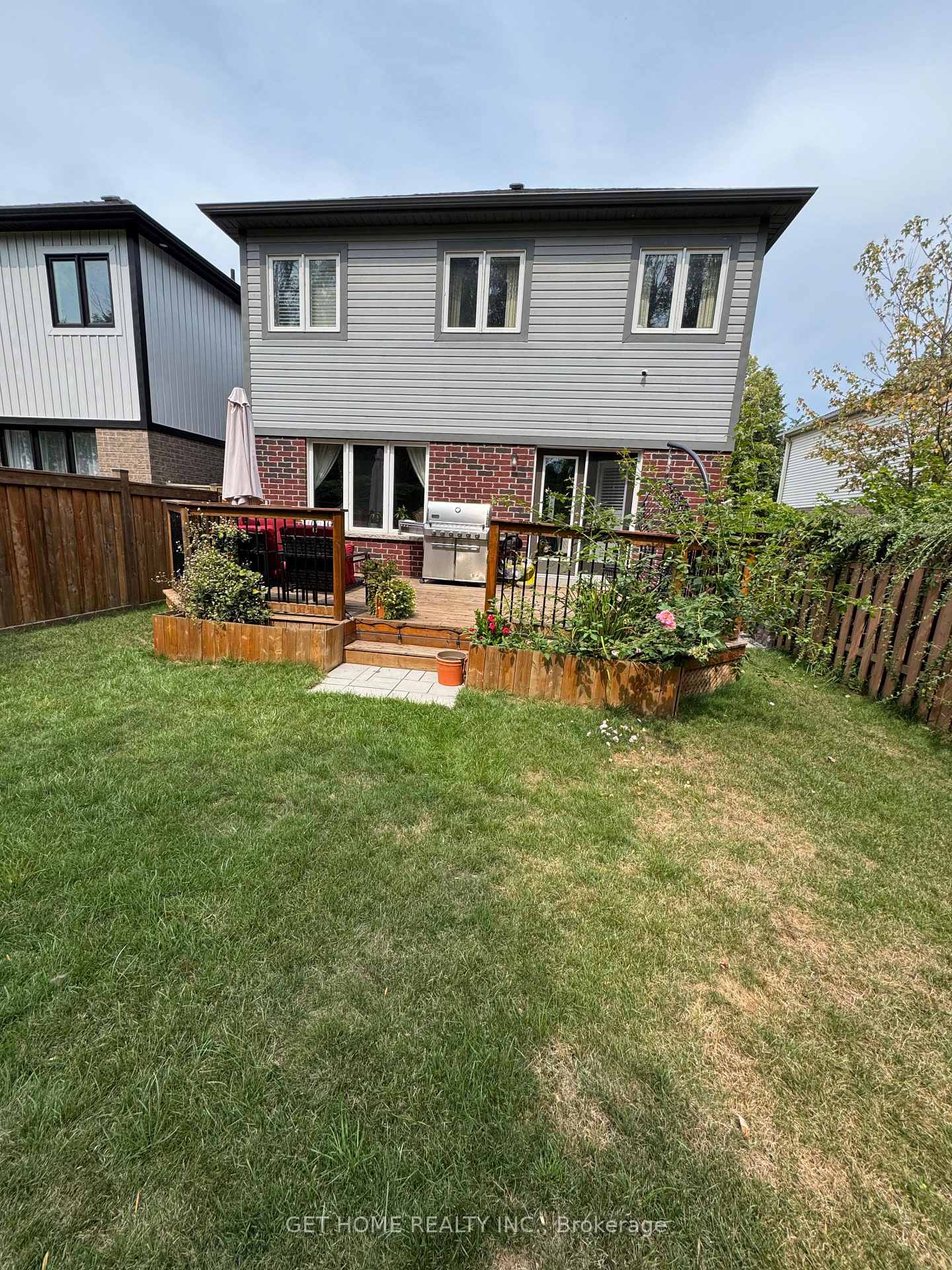 Photo 32 of 827 Renaissance Drive, Oshawa, Lakeview — HOMEH