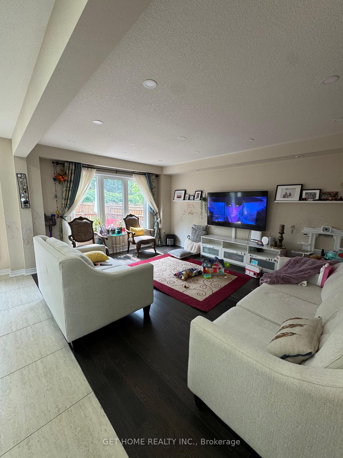 Photo 36 of 827 Renaissance Drive, Oshawa, Lakeview — HOMEH