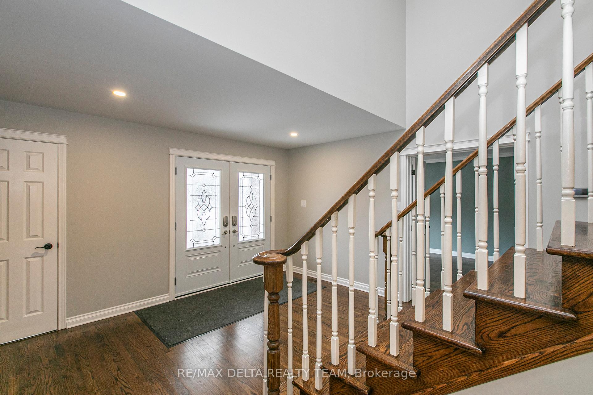 Photo 4 of 1416 Bourcier Drive, Ottawa, Bilberry Creek/Queenswood Heights — HOMEH