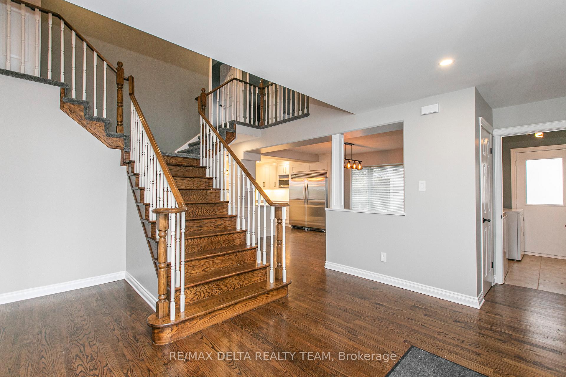 Photo 6 of 1416 Bourcier Drive, Ottawa, Bilberry Creek/Queenswood Heights — HOMEH