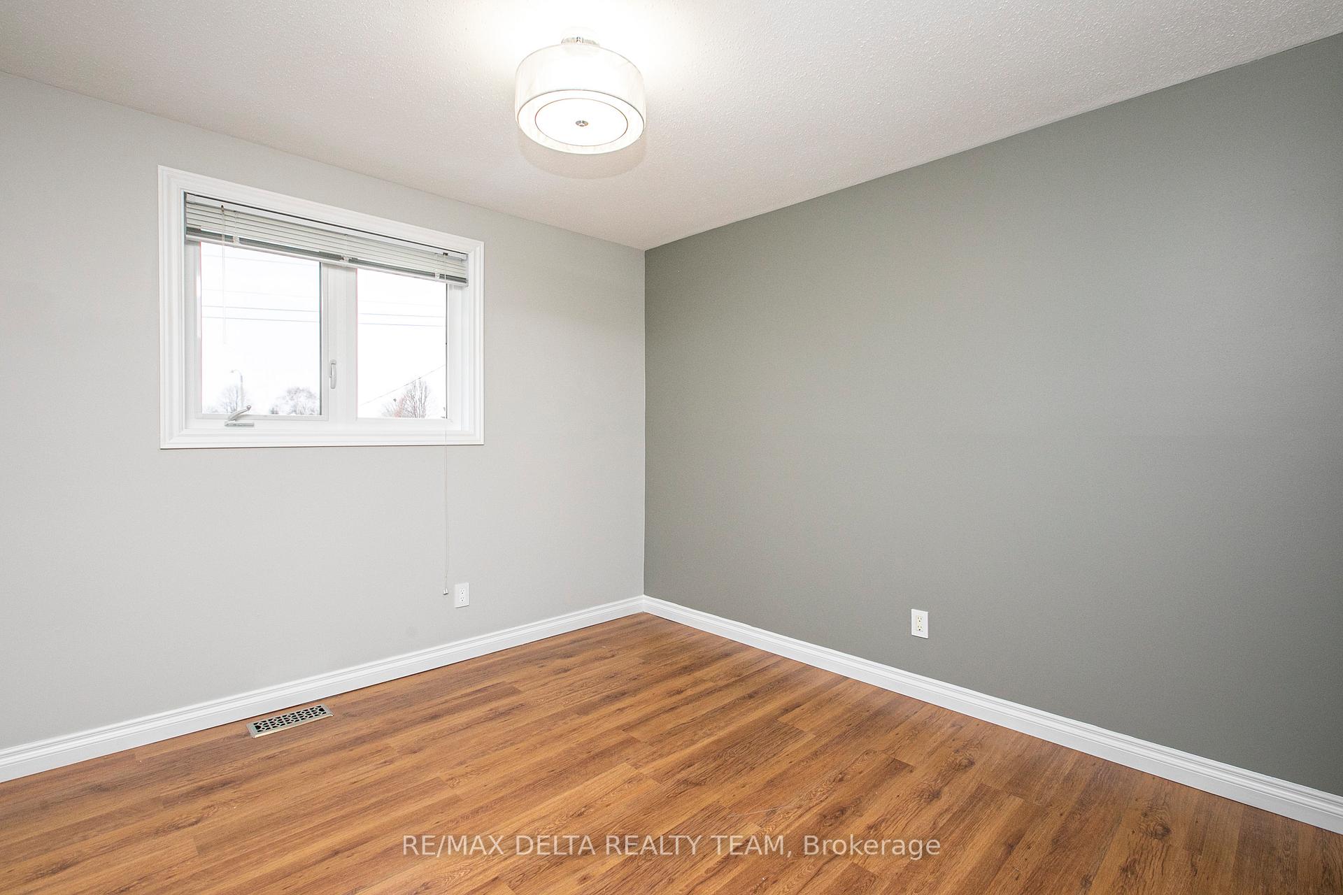 Photo 40 of 1416 Bourcier Drive, Ottawa, Bilberry Creek/Queenswood Heights — HOMEH
