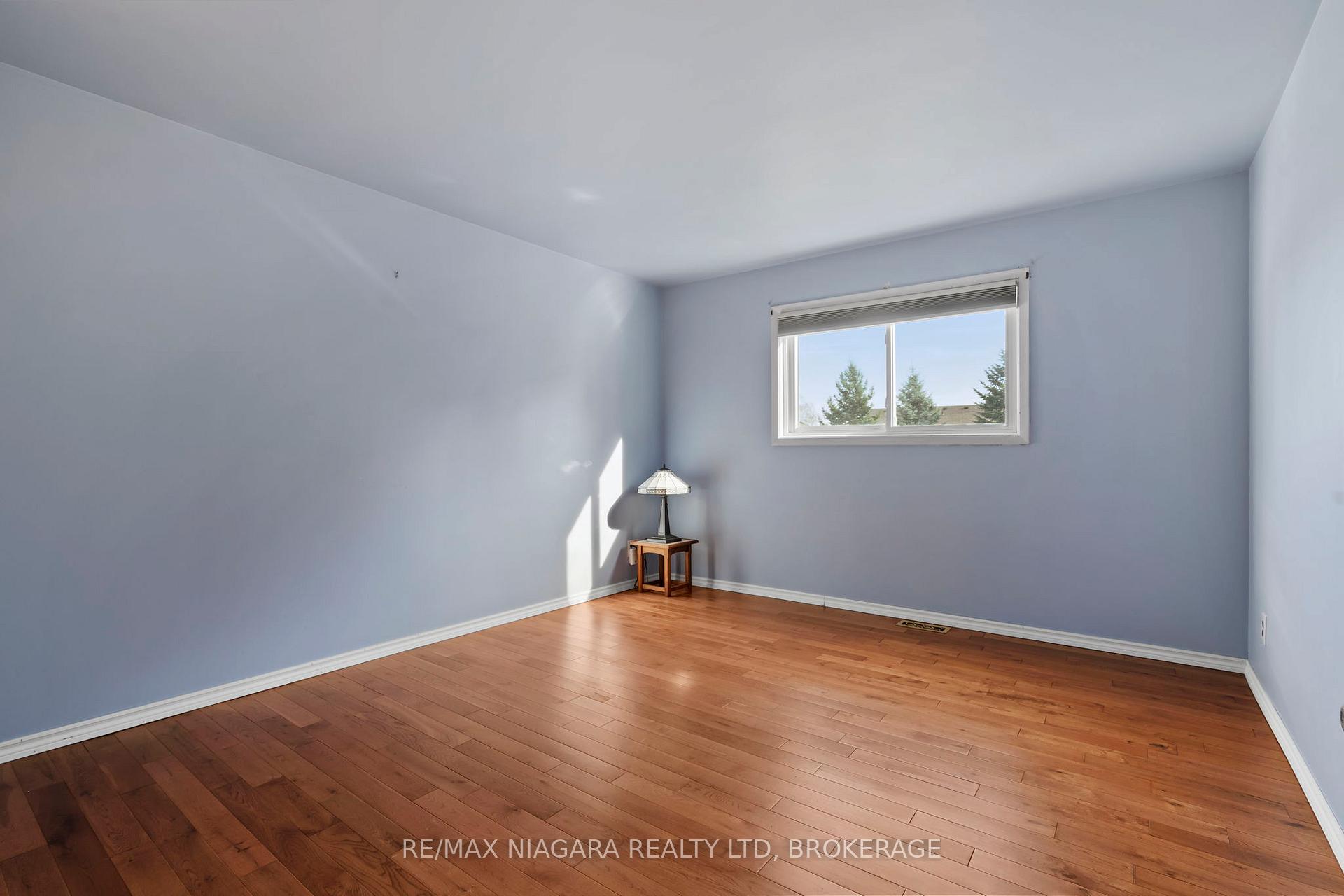 Photo 7 of 1097 Pelham Street, Pelham, Fonthill — HOMEH