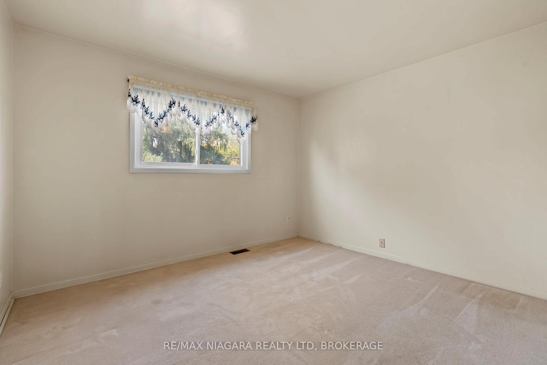 Photo 8 of 1097 Pelham Street, Pelham, Fonthill — HOMEH