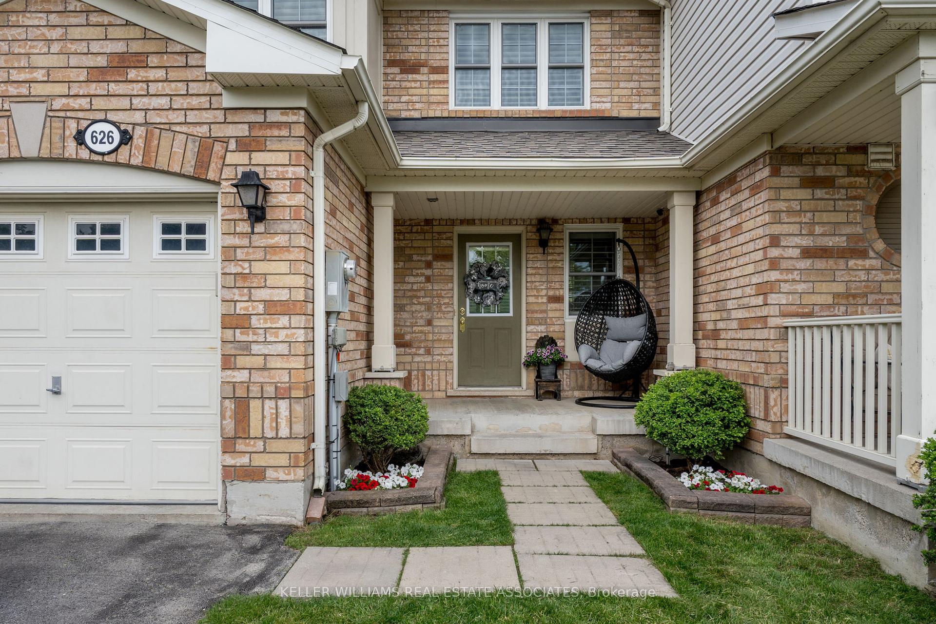 Photo 3 of 626 Hamilton Crescent, Milton, Beaty — HOMEH