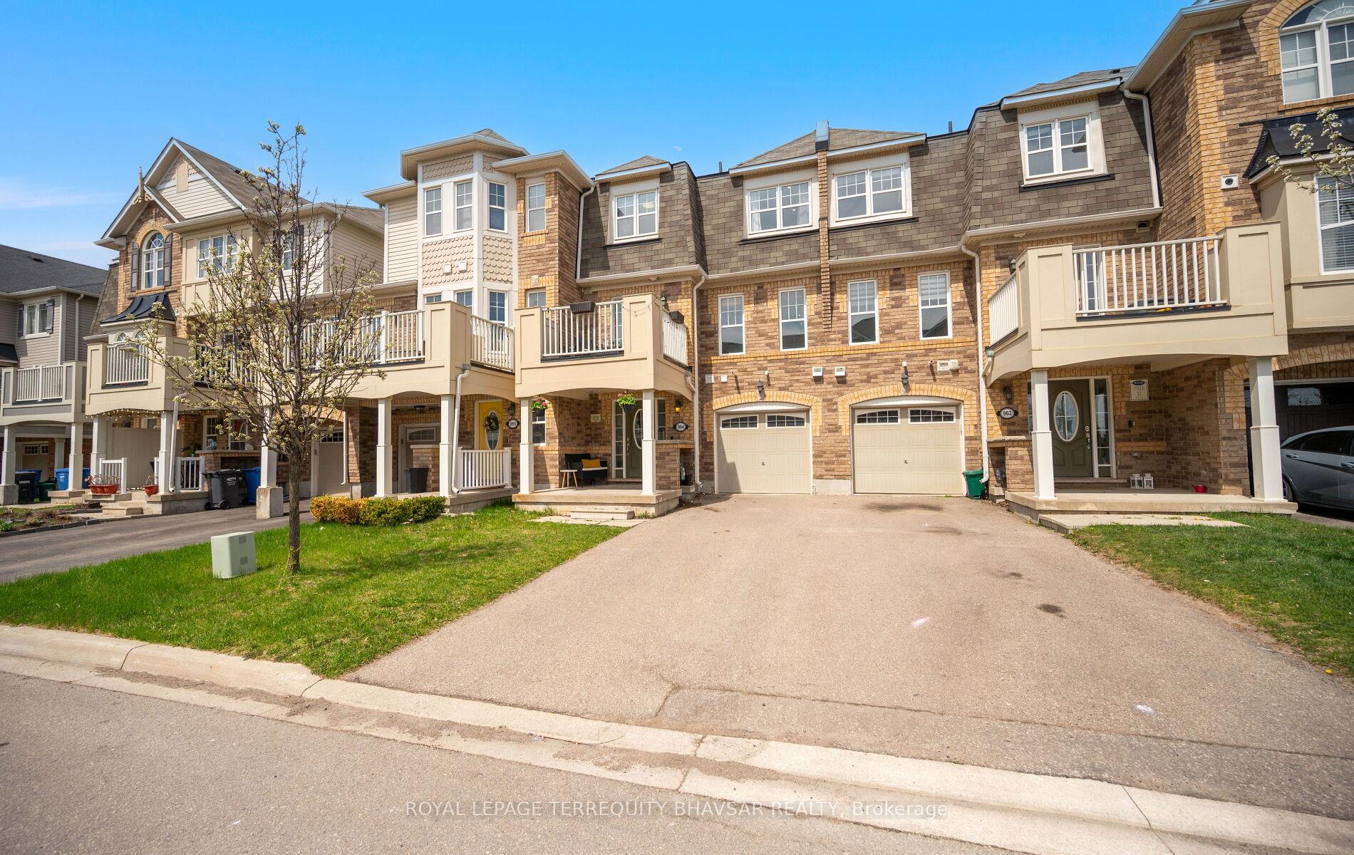 Front of 964 Nadalin Heights