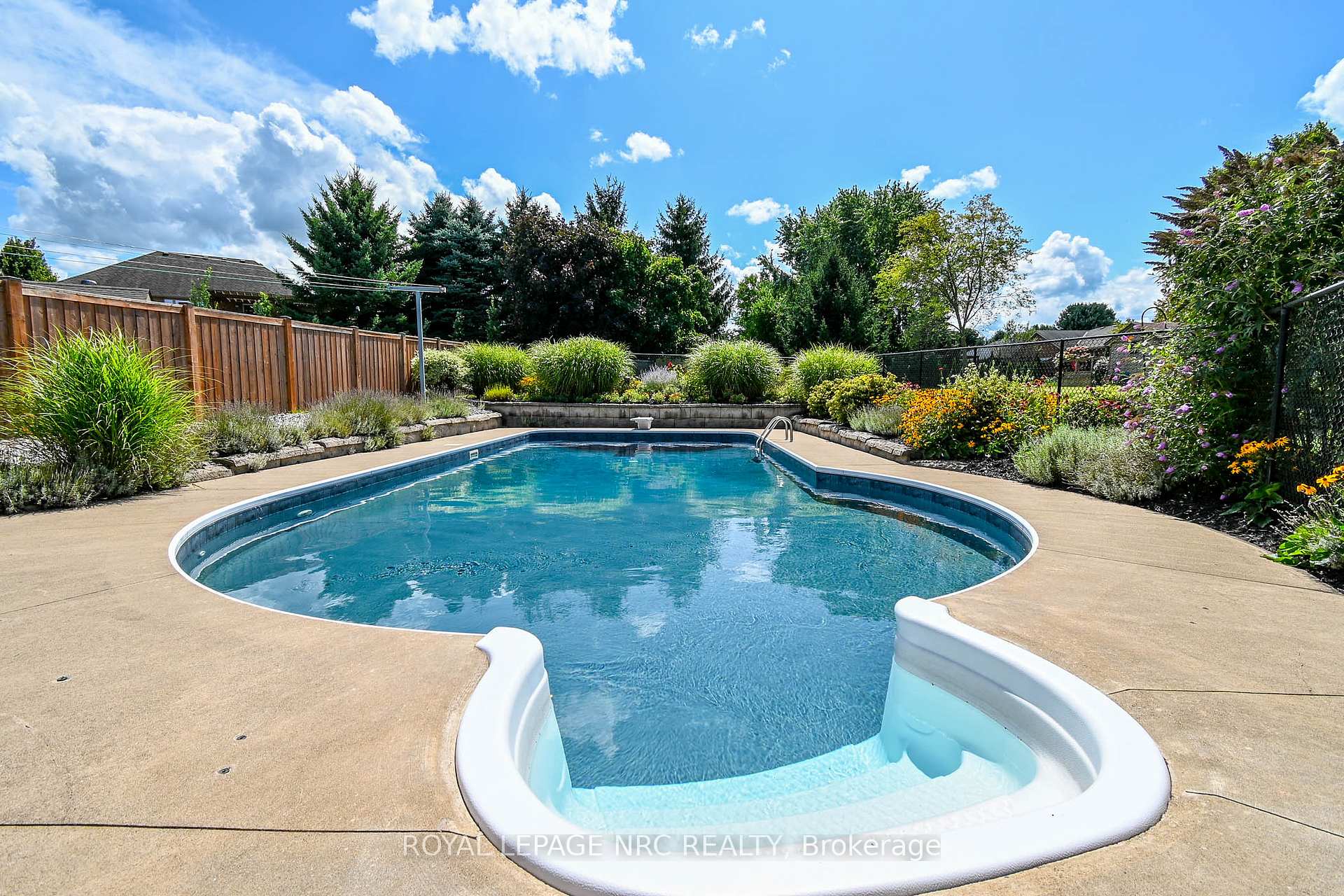 Photo 5 of 64 Sandra Drive, Pelham, Fenwick — HOMEH