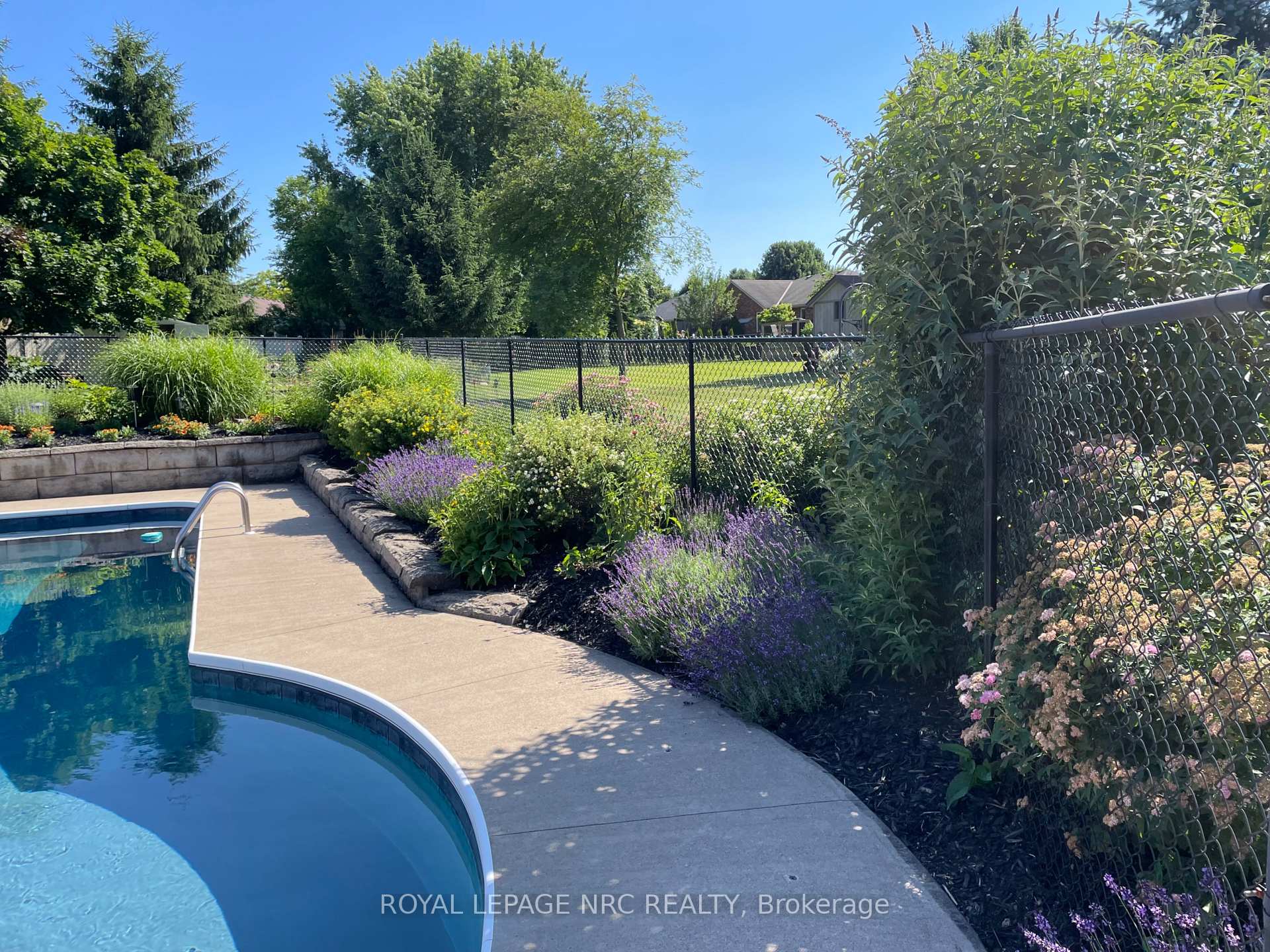 Photo 7 of 64 Sandra Drive, Pelham, Fenwick — HOMEH