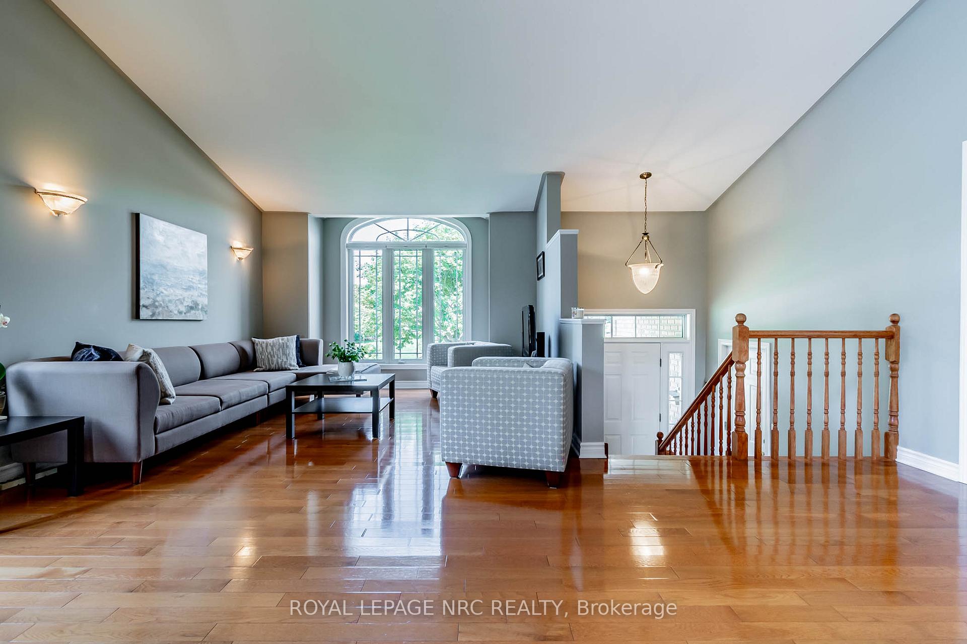 Photo 10 of 64 Sandra Drive, Pelham, Fenwick — HOMEH