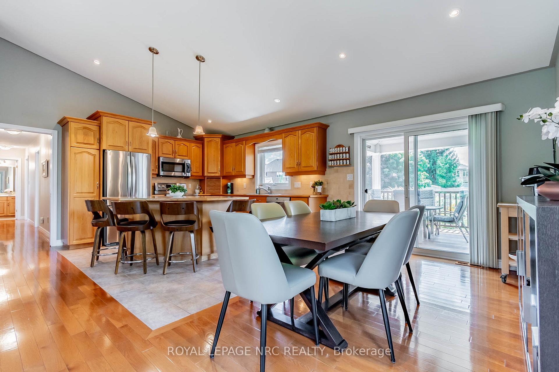 Photo 13 of 64 Sandra Drive, Pelham, Fenwick — HOMEH