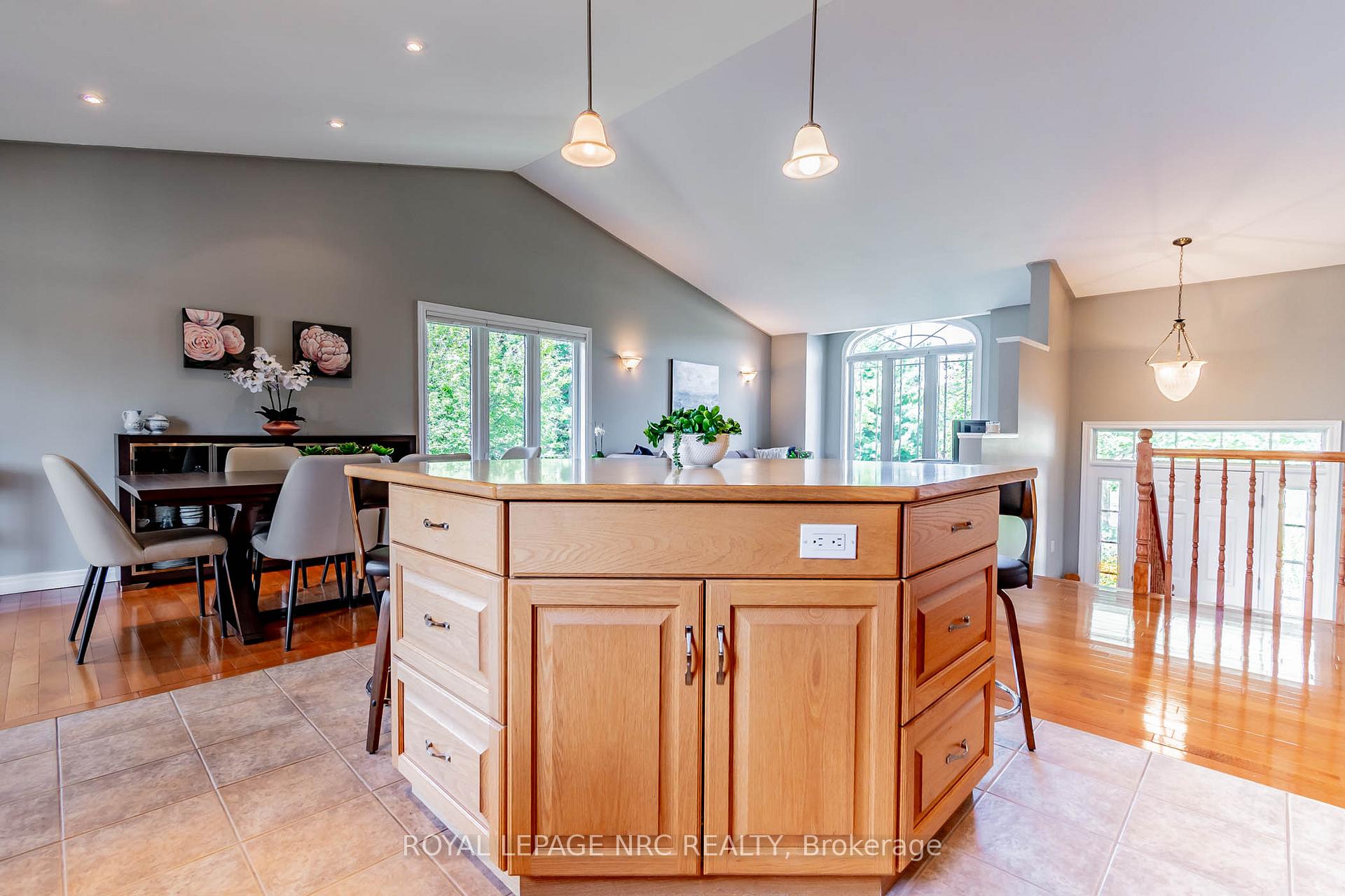 Photo 18 of 64 Sandra Drive, Pelham, Fenwick — HOMEH