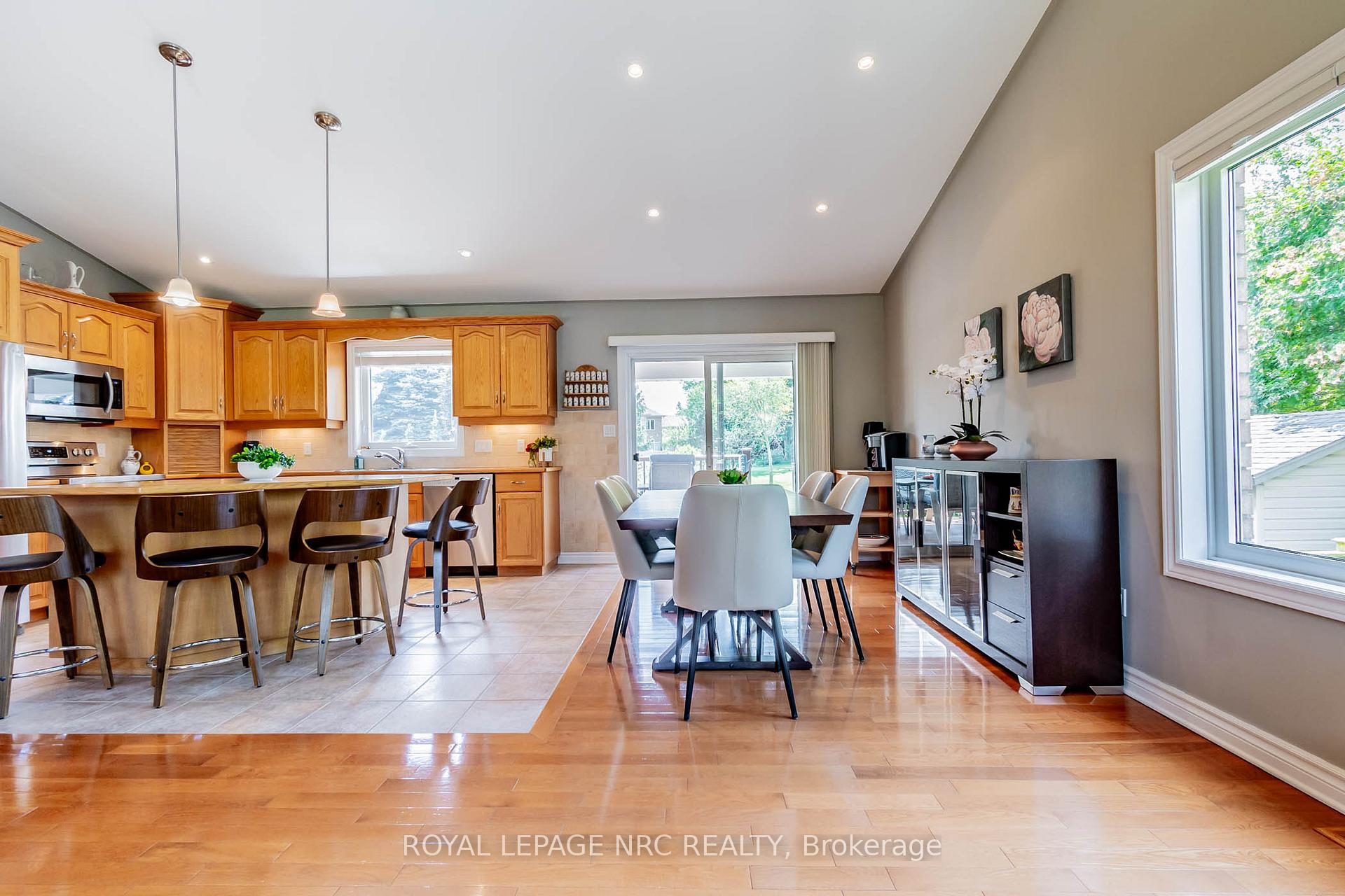 Photo 25 of 64 Sandra Drive, Pelham, Fenwick — HOMEH