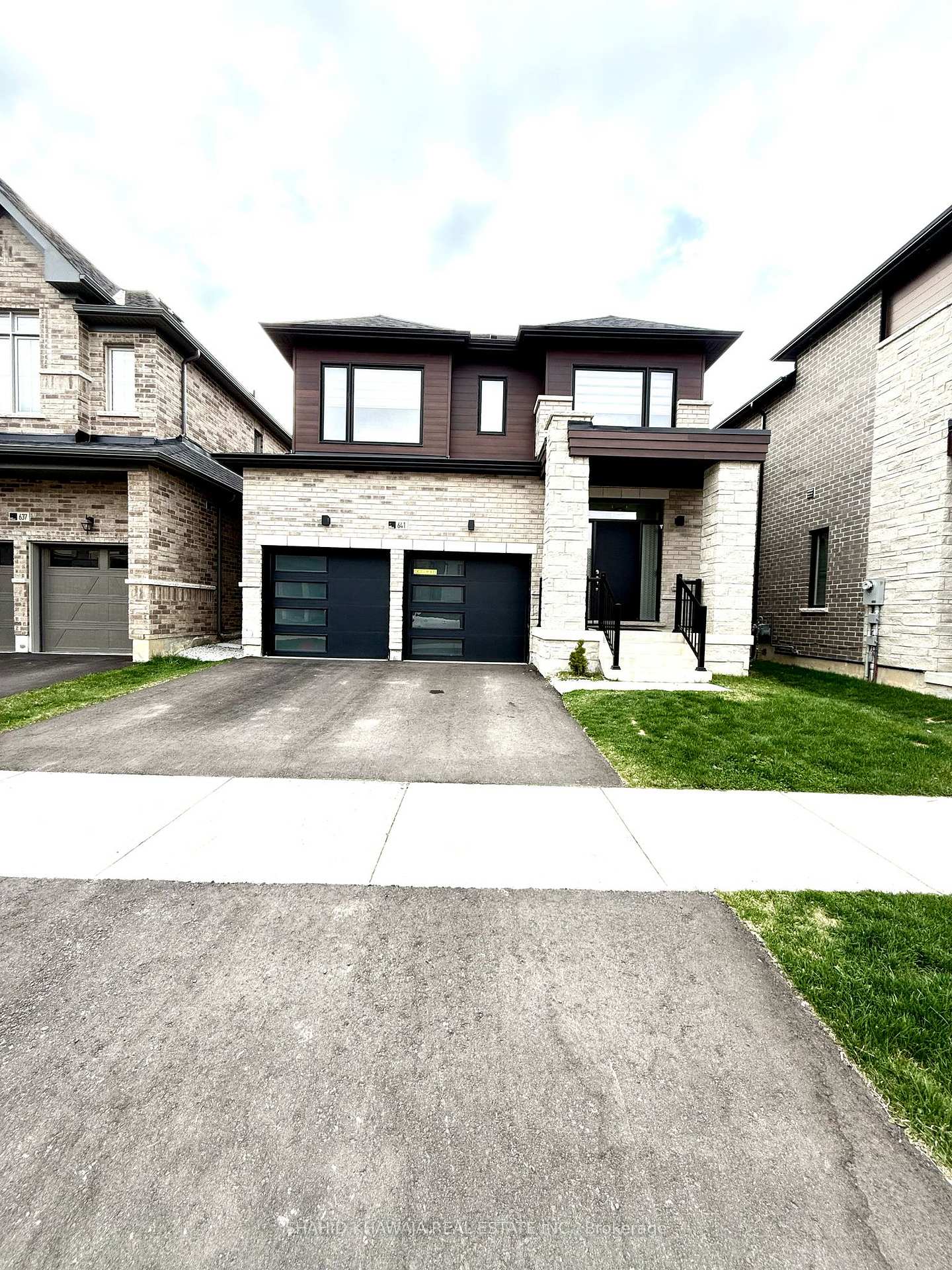 Front of 641 Leatherleaf Landing