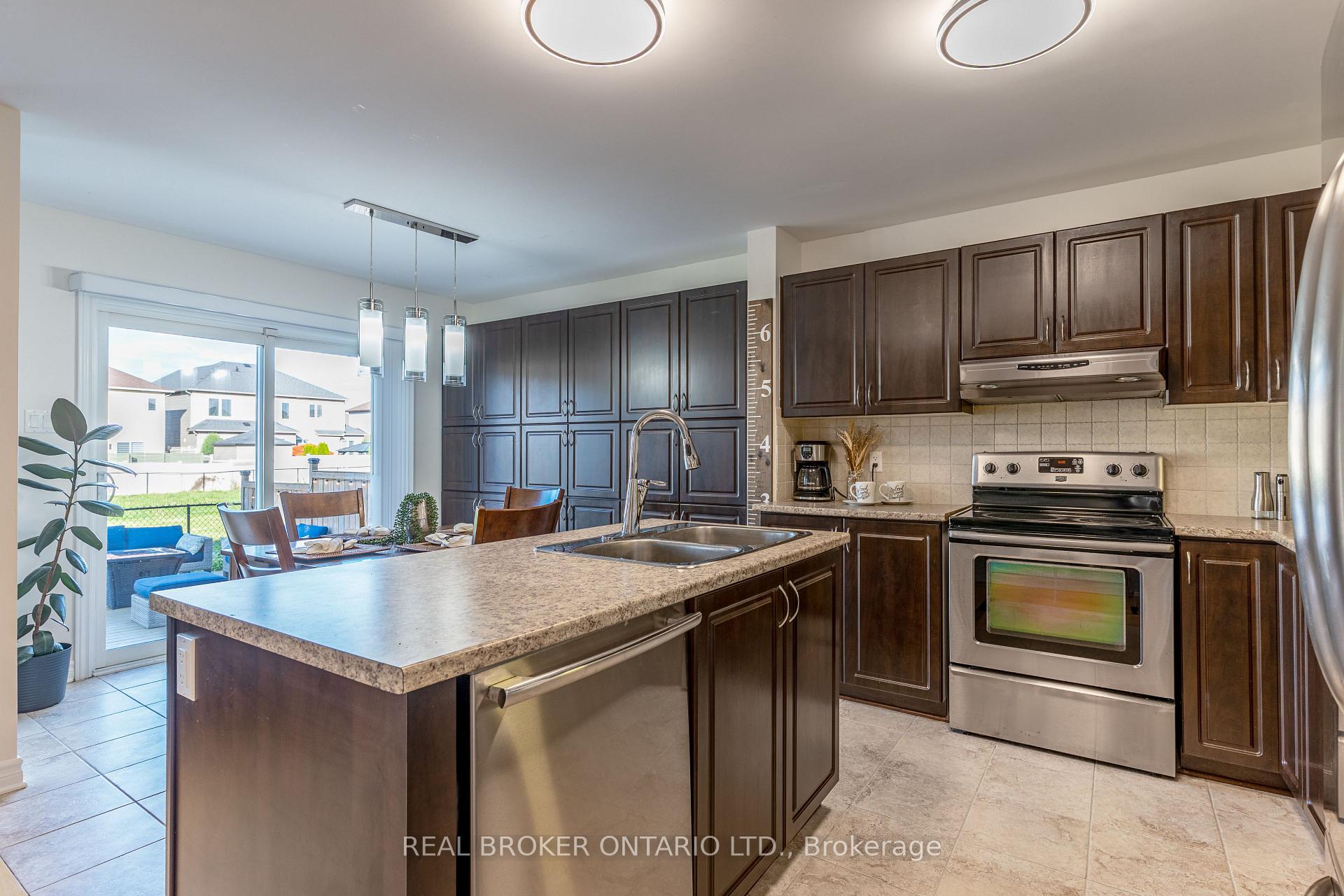 Photo 16 of 2473 Esprit Drive, Ottawa, Avalon East — HOMEH