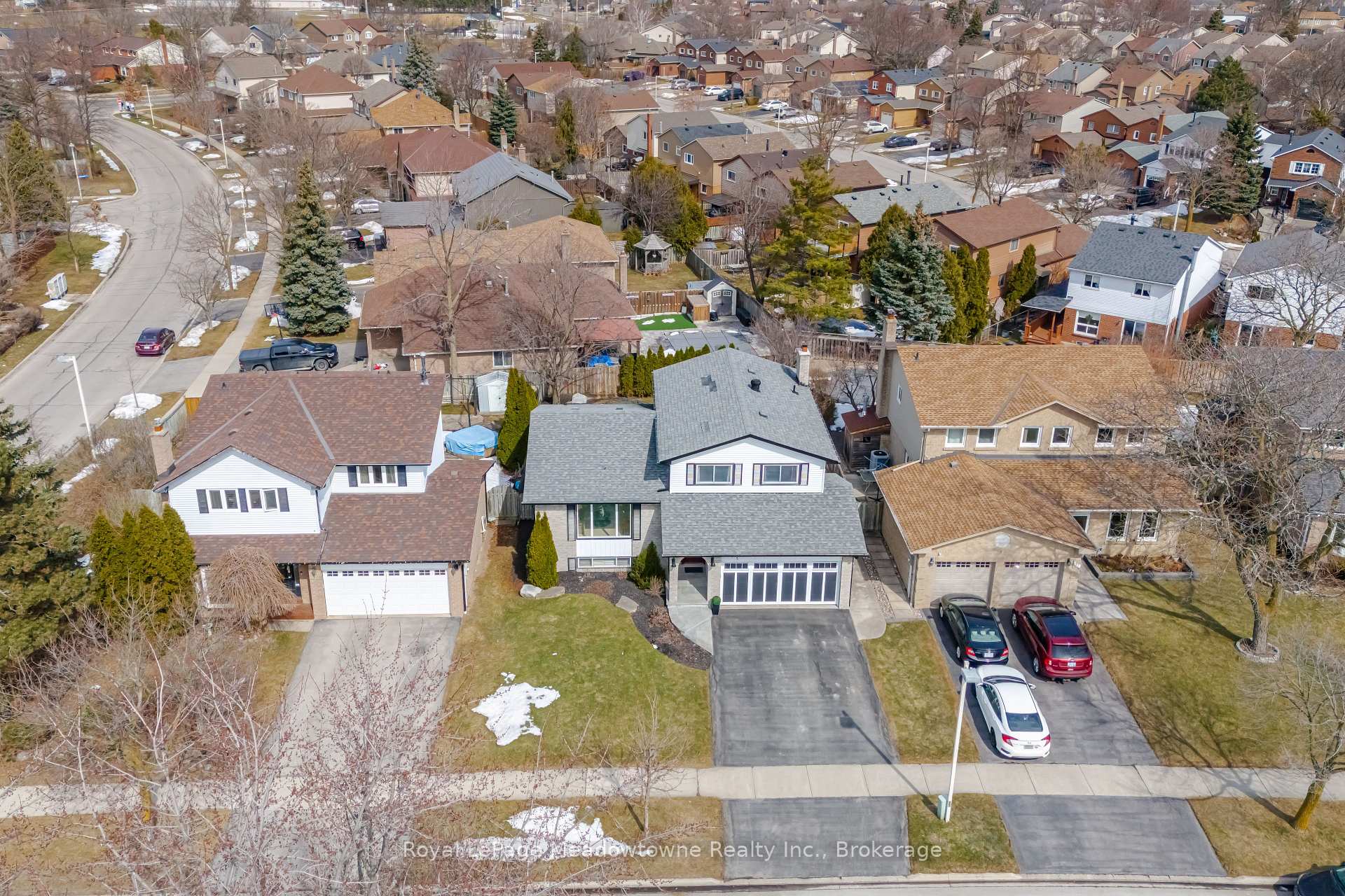 Photo 5 of 515 Clover Park Crescent, Milton, Bronte Meadows — HOMEH