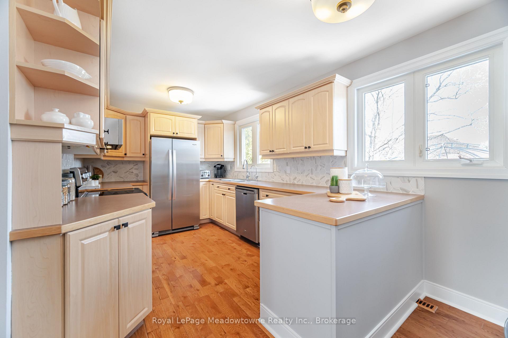 Photo 11 of 515 Clover Park Crescent, Milton, Bronte Meadows — HOMEH