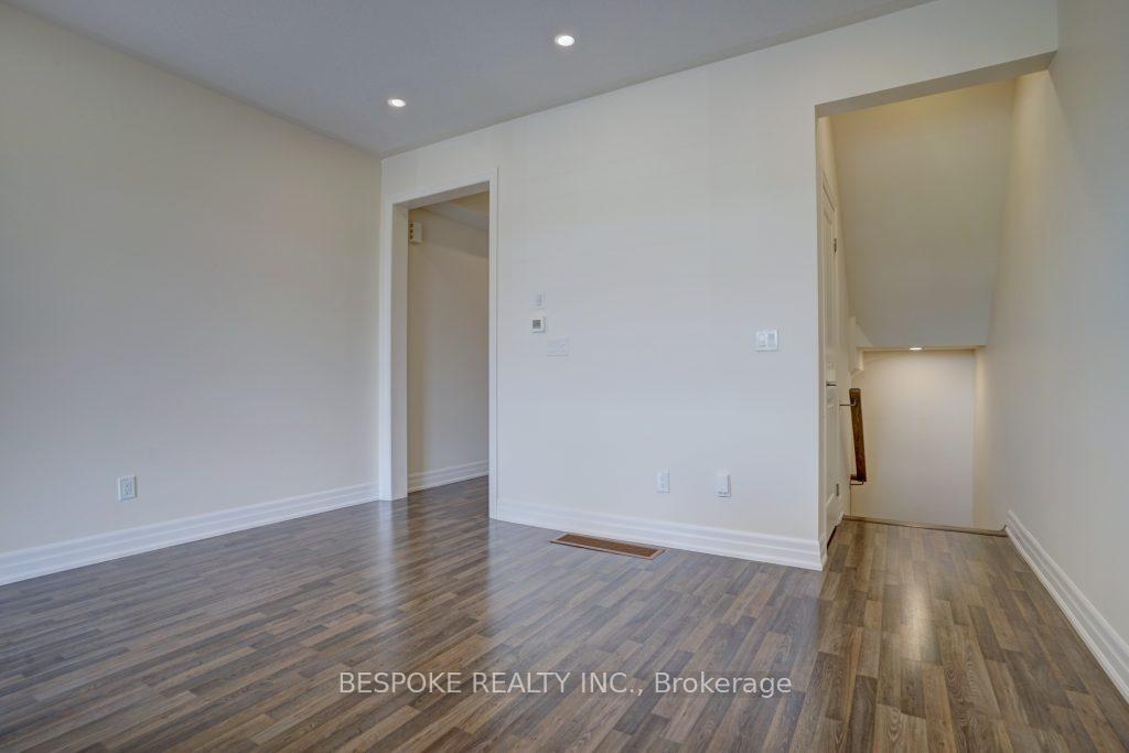 Photo 4 of Unit 36, 384 Arctic Red Drive, Oshawa, Windfields — HOMEH