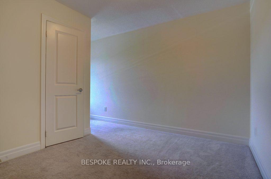 Photo 16 of Unit 36, 384 Arctic Red Drive, Oshawa, Windfields — HOMEH