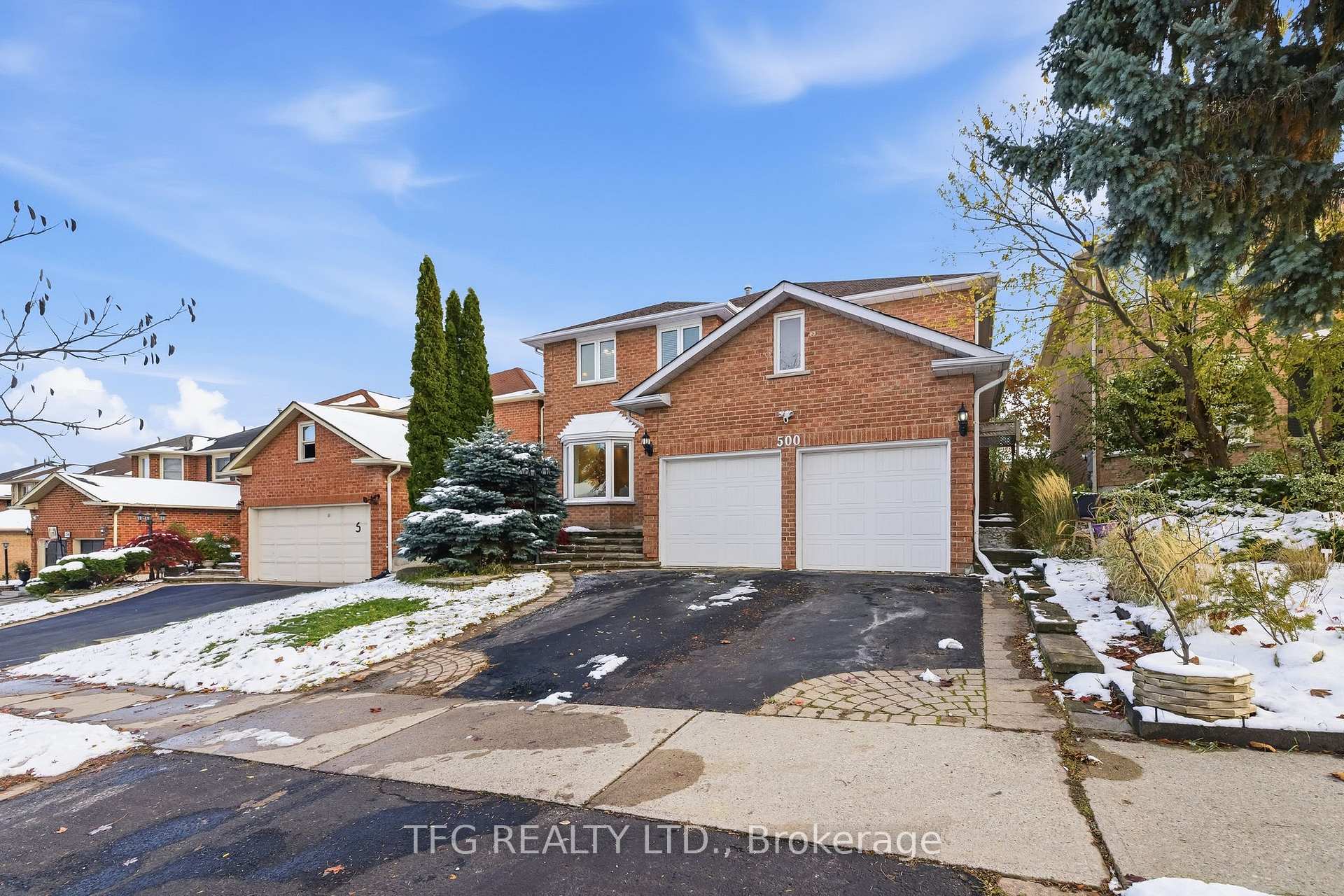 Photo 2 of 500 Sundown Crescent, Pickering, Woodlands — HOMEH
