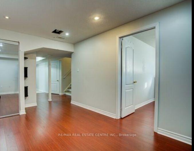 Photo 3 of Unit B, 230 Giddings Crescent, Milton, Scott — HOMEH