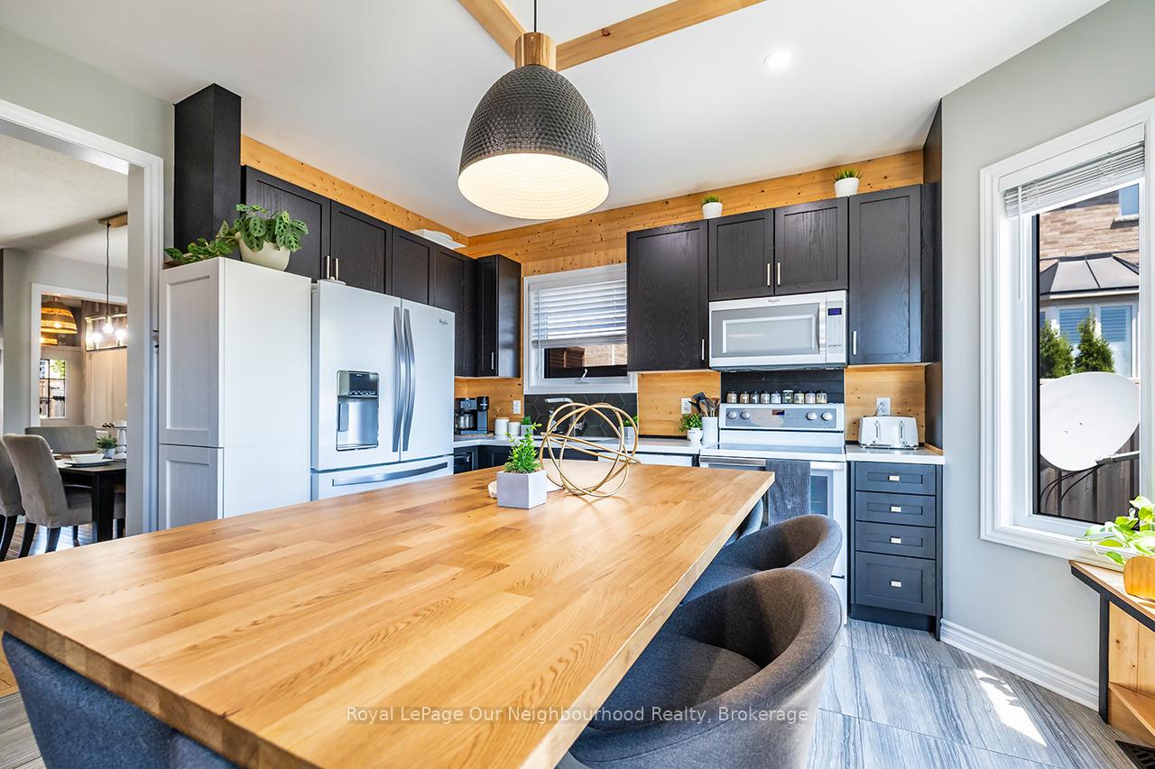 Photo 13 of 901 Groveland Avenue, Oshawa, Taunton — HOMEH