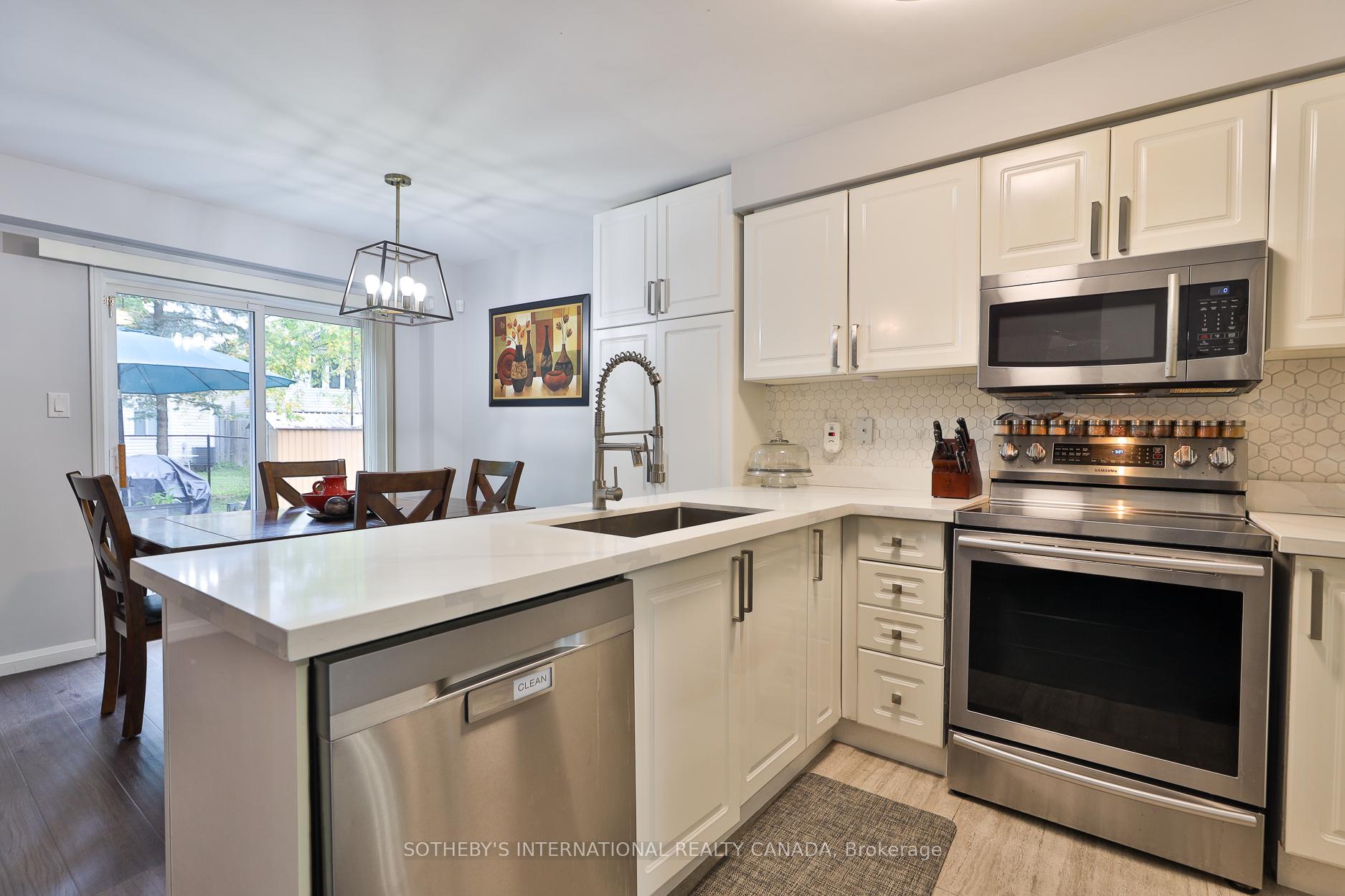 Photo 17 of 83 Norland Circle, Oshawa, Windfields — HOMEH