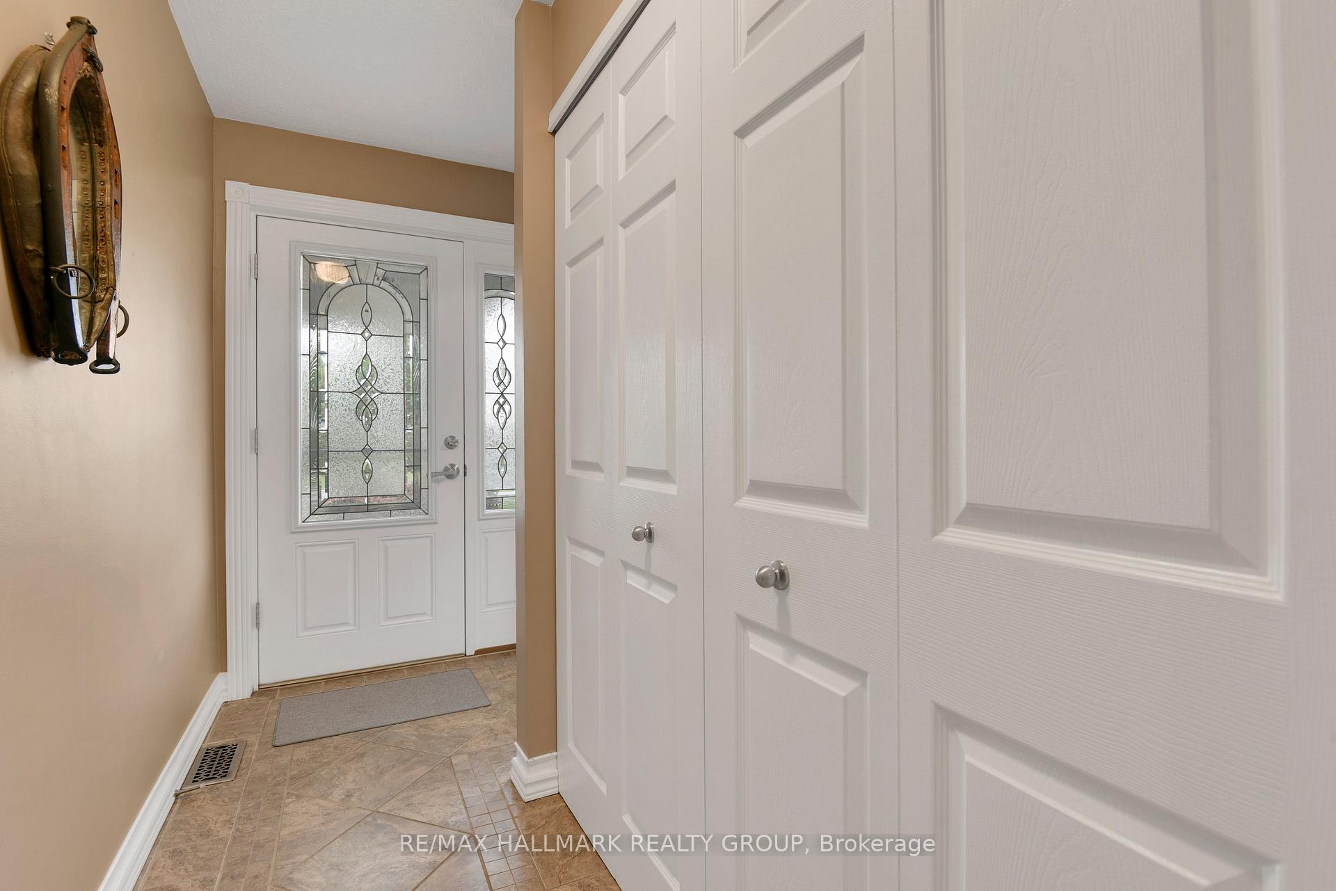 Photo 2 of 411 Sanderling Crescent, Ottawa, Chatelaine Village — HOMEH