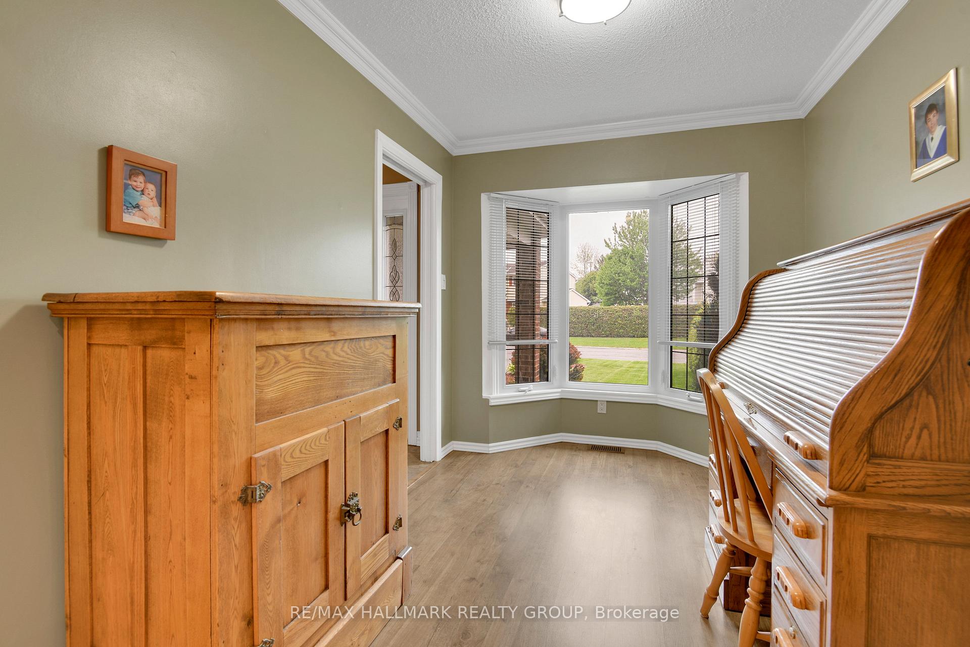 Photo 3 of 411 Sanderling Crescent, Ottawa, Chatelaine Village — HOMEH