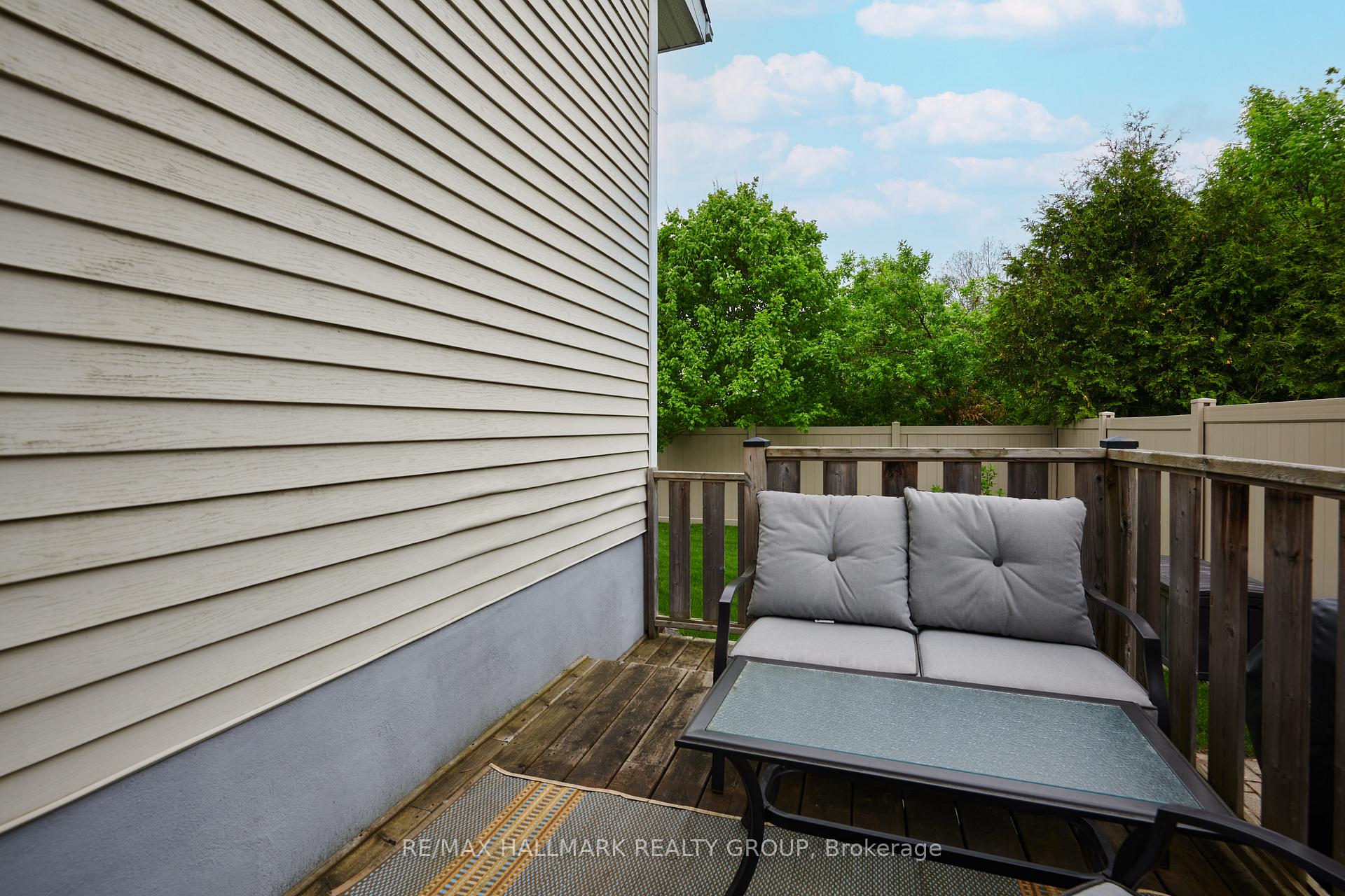 Photo 10 of 411 Sanderling Crescent, Ottawa, Chatelaine Village — HOMEH