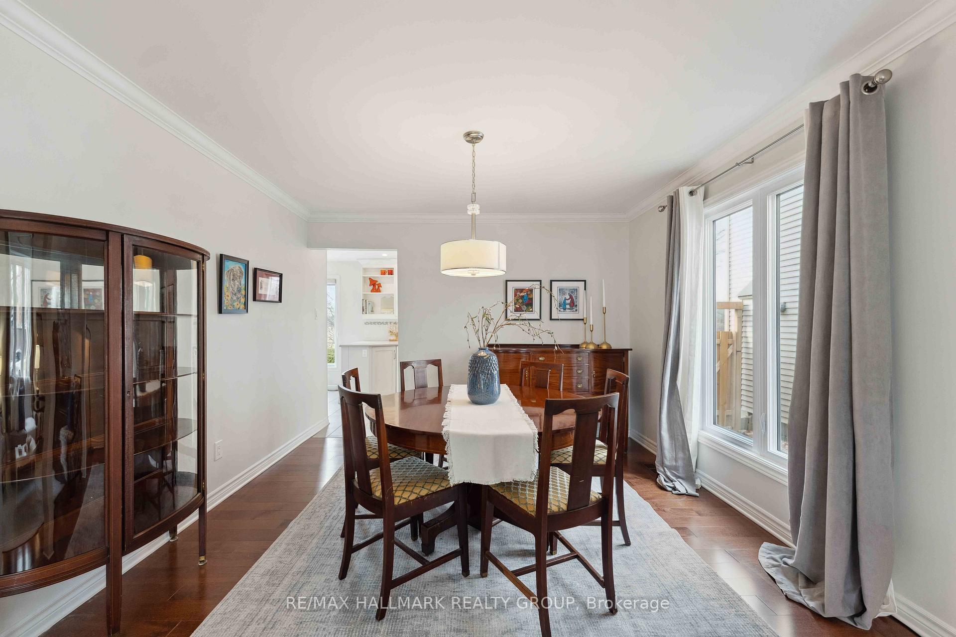 Photo 4 of 6084 Voyageur Drive, Ottawa, Convent Glen — HOMEH