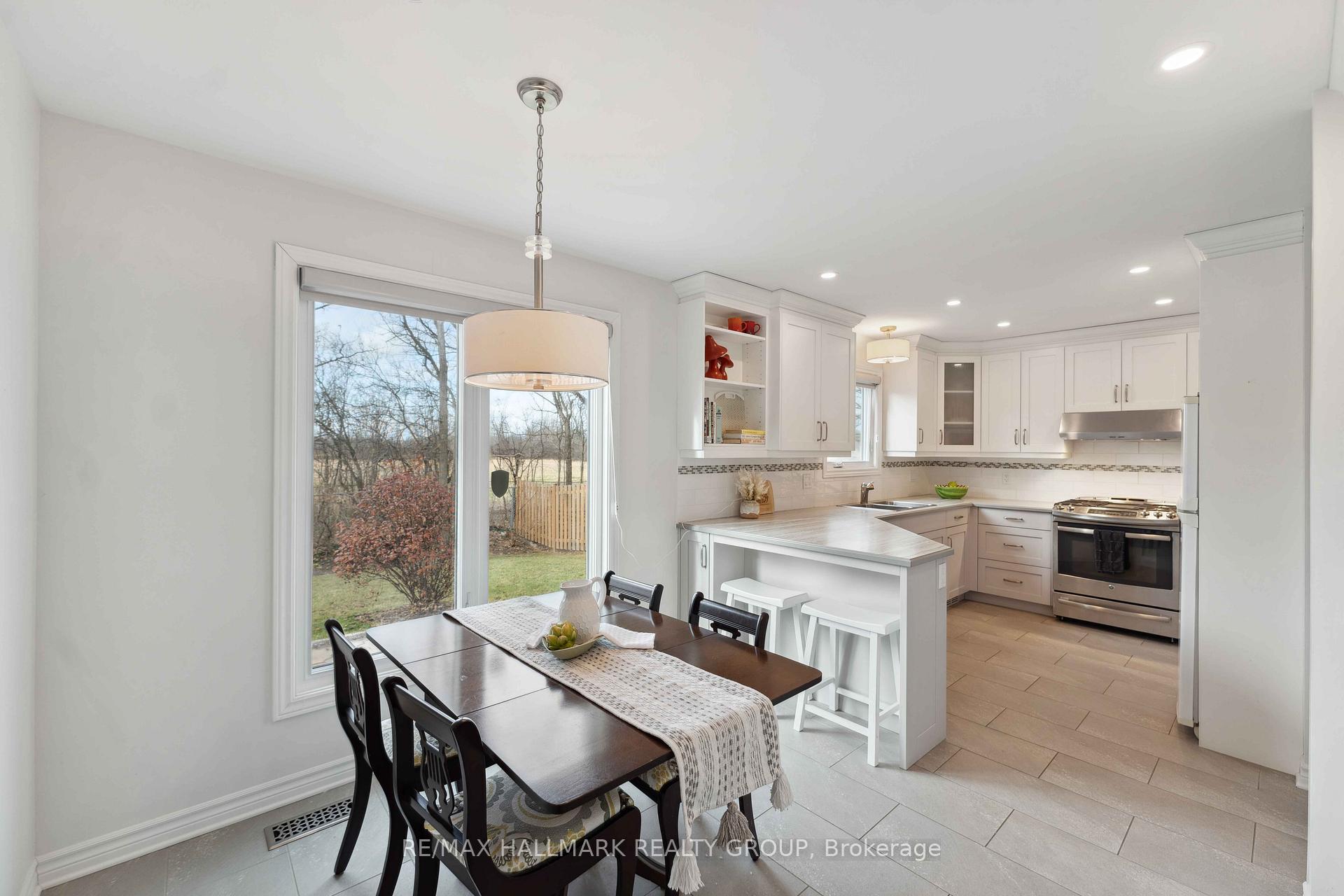 Photo 7 of 6084 Voyageur Drive, Ottawa, Convent Glen — HOMEH