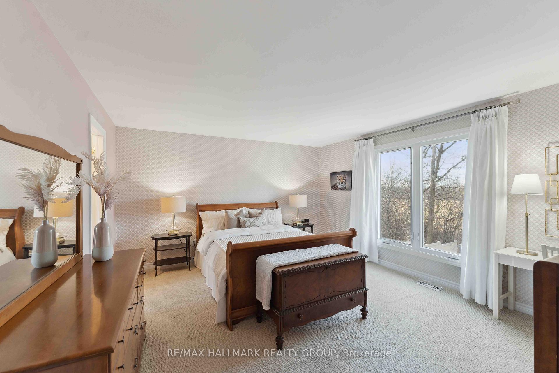 Photo 11 of 6084 Voyageur Drive, Ottawa, Convent Glen — HOMEH