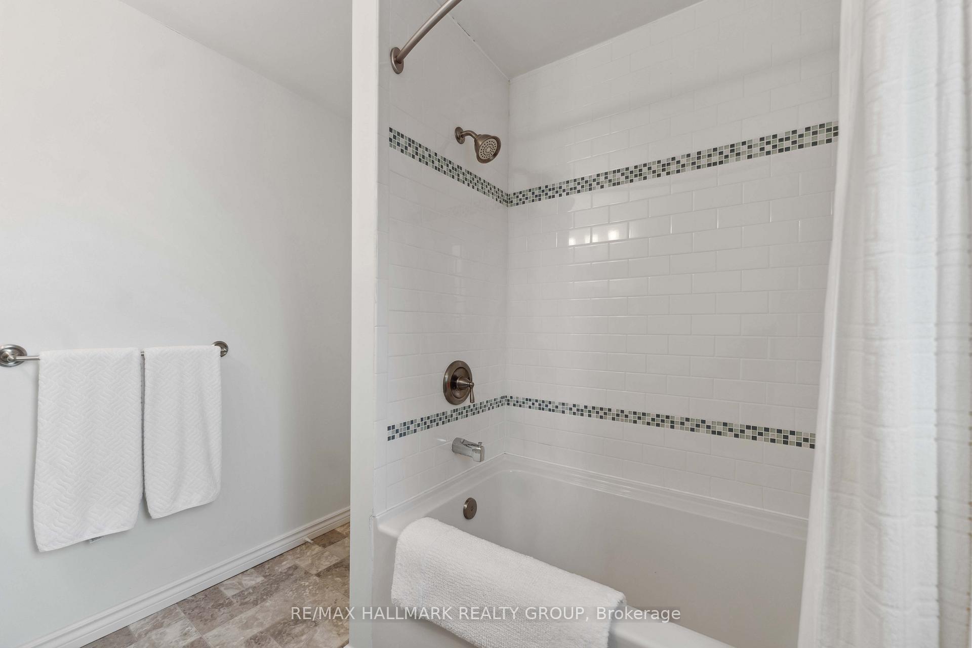 Photo 22 of 6084 Voyageur Drive, Ottawa, Convent Glen — HOMEH