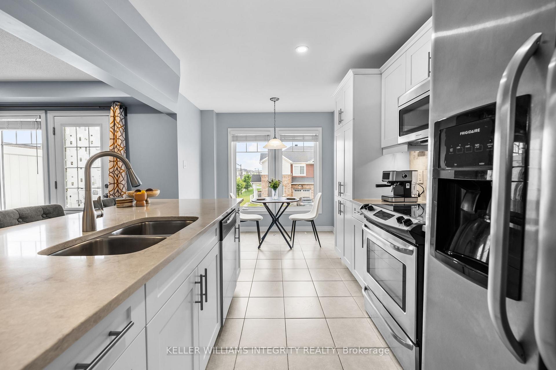 Photo 16 of 321 Sweetfern Crescent, Ottawa, Avalon West — HOMEH