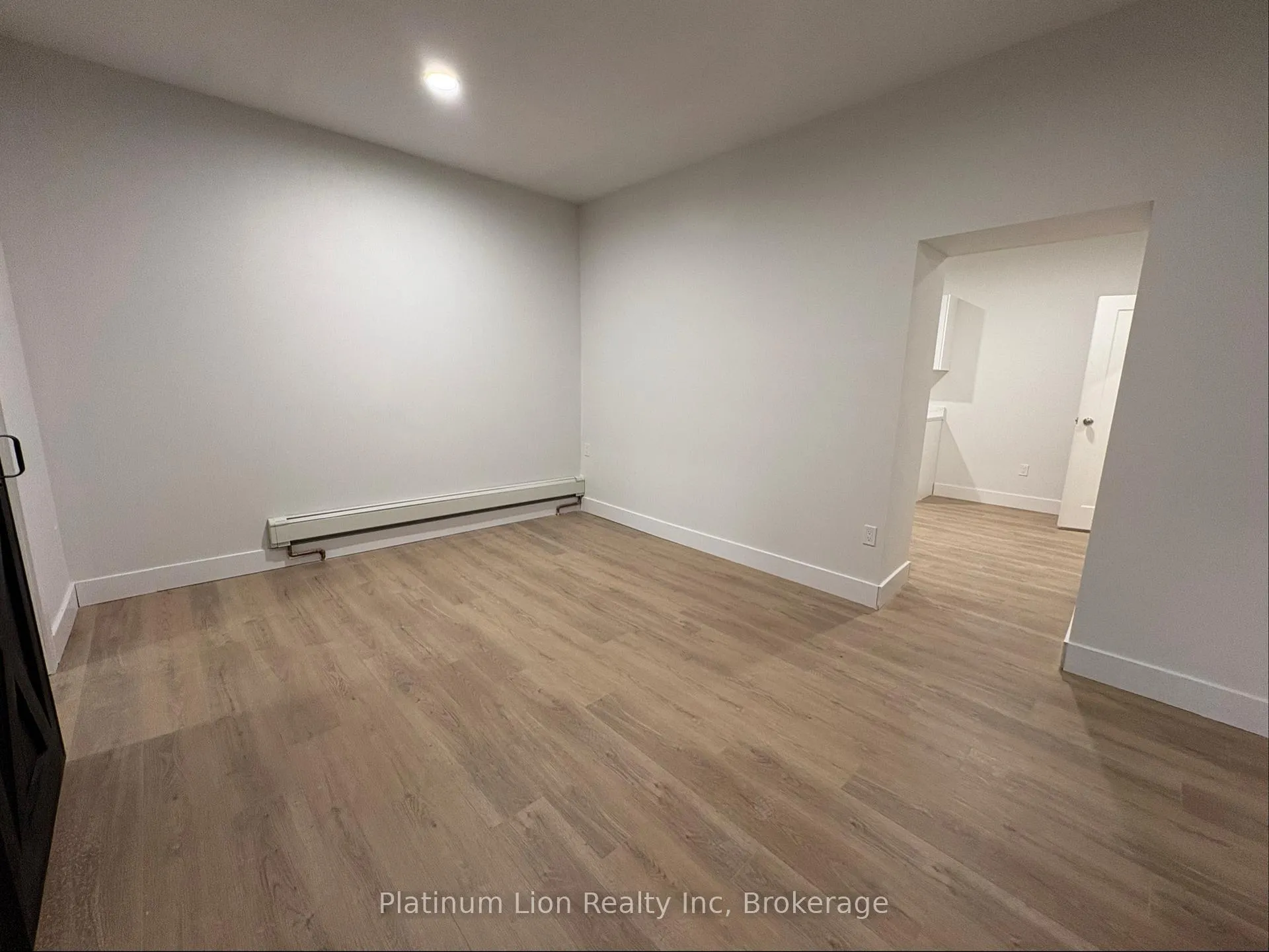 Photo 8 of Unit 5, 803 King Street, Port Colborne, Main Street — HOMEH