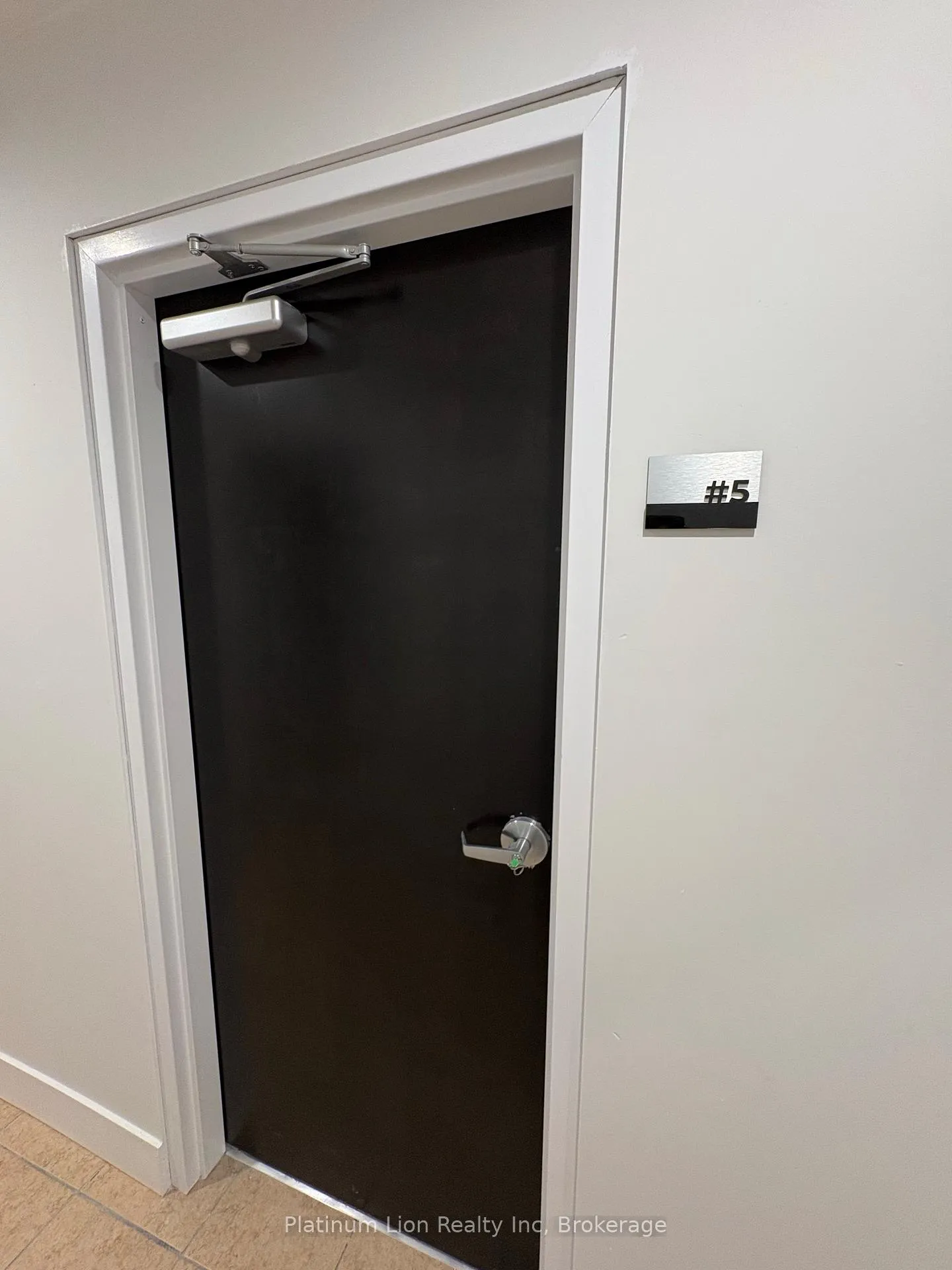 Photo 14 of Unit 5, 803 King Street, Port Colborne, Main Street — HOMEH