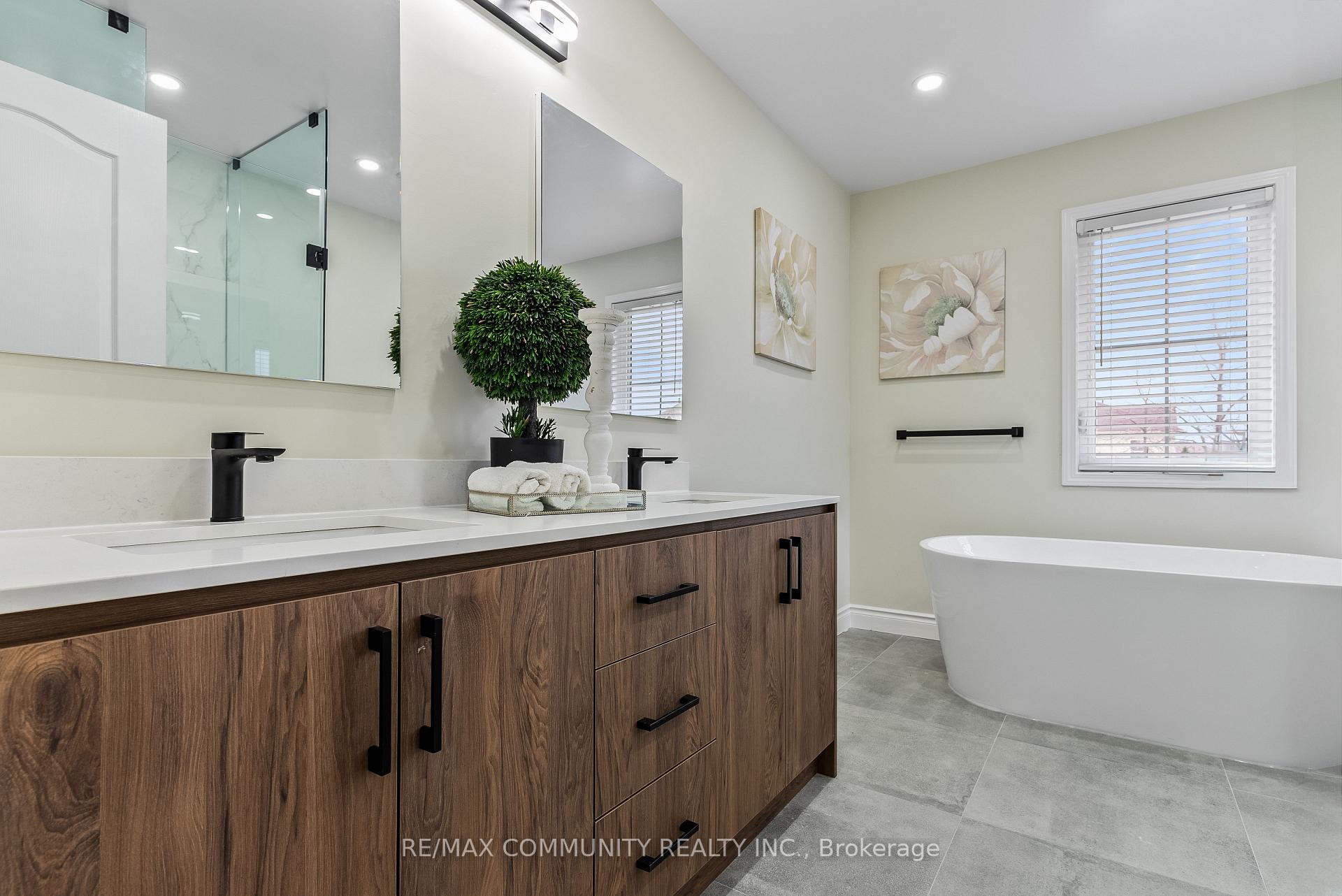 Photo 2 of 444 Dymott Avenue, Milton, Harrison — HOMEH