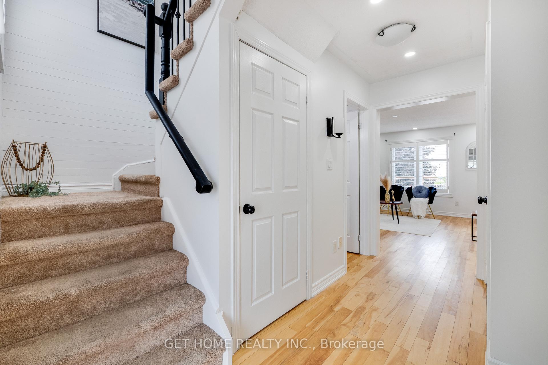 Photo 9 of 1119 Ashgrove Crescent, Oshawa, Pinecrest — HOMEH