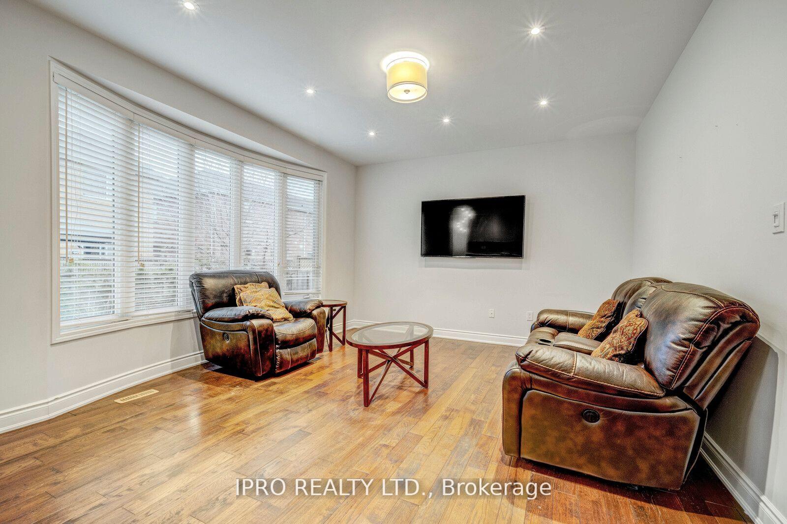 Photo 10 of Unit Upper, 776 Hepburn Road, Milton, Coates — HOMEH