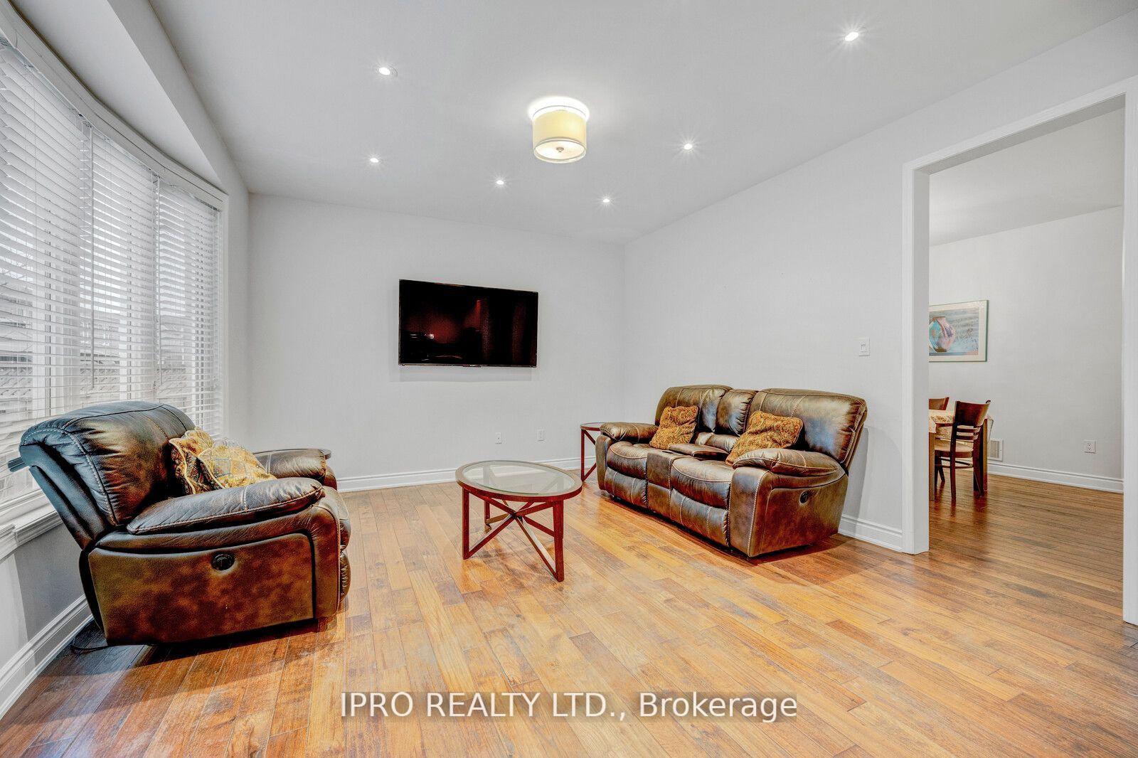 Photo 11 of Unit Upper, 776 Hepburn Road, Milton, Coates — HOMEH