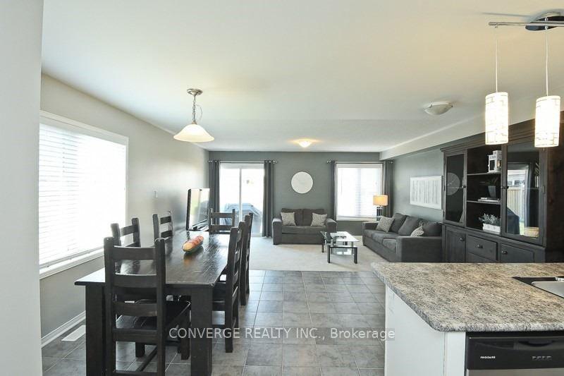 Photo 4 of 1115 Schooling Drive, Oshawa, Taunton — HOMEH