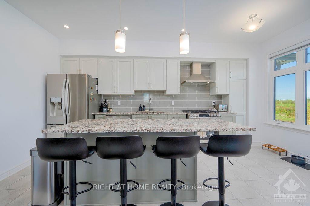 Photo 5 of 60 Verglas Lane, Ottawa, Mer Bleue/Bradley Estates/Anderson Park — HOMEH