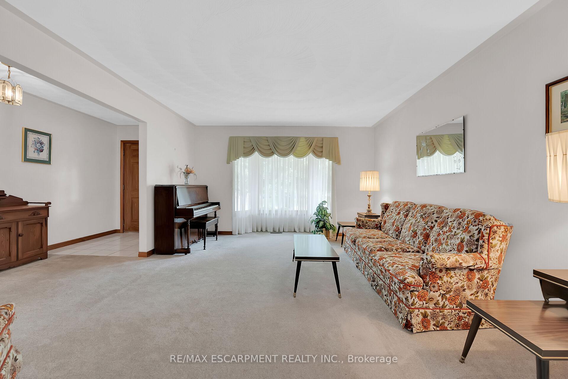 Photo 5 of 47 Falls Crescent, Norfolk, Simcoe — HOMEH